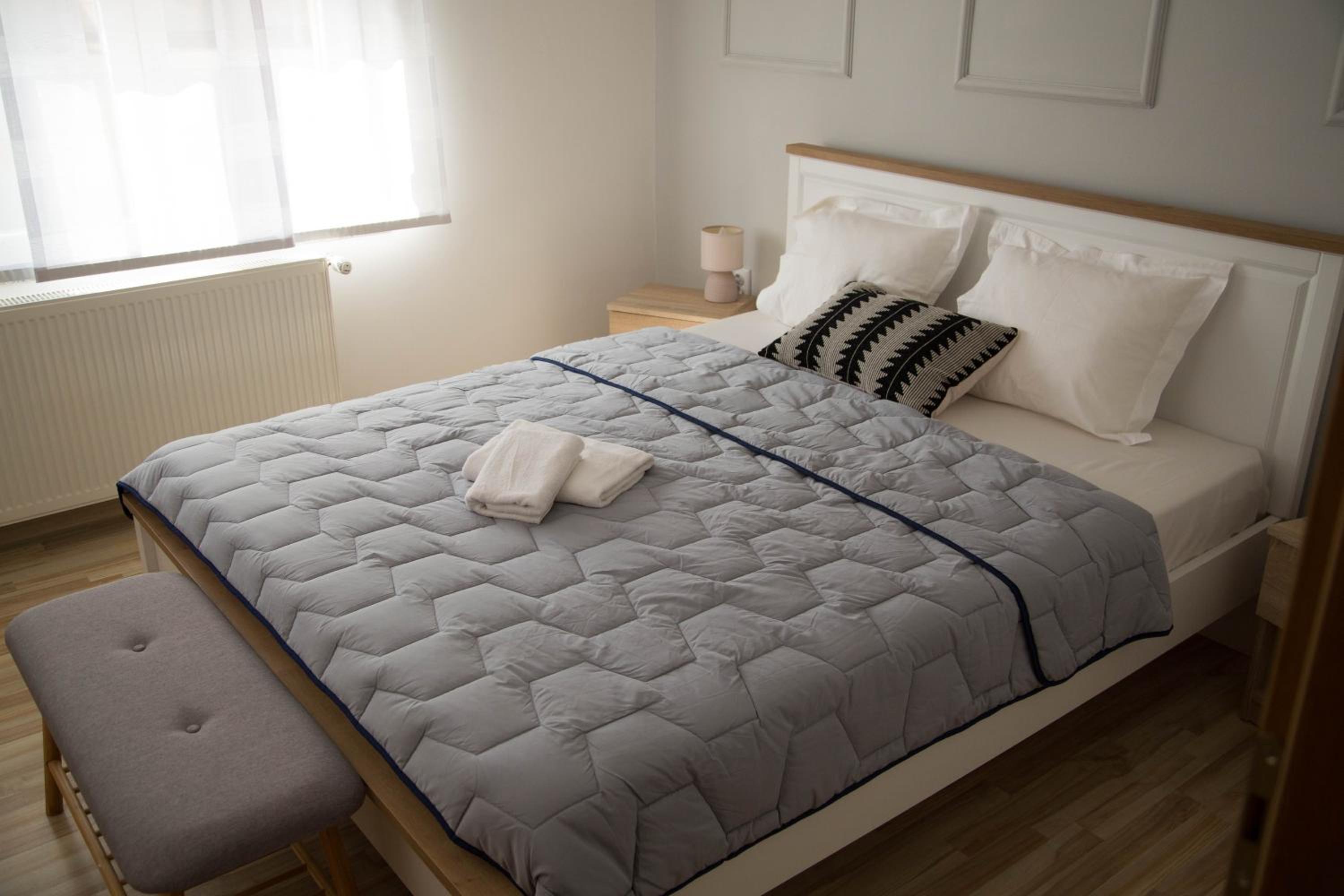 One-Bedroom Apartment - Photo 6