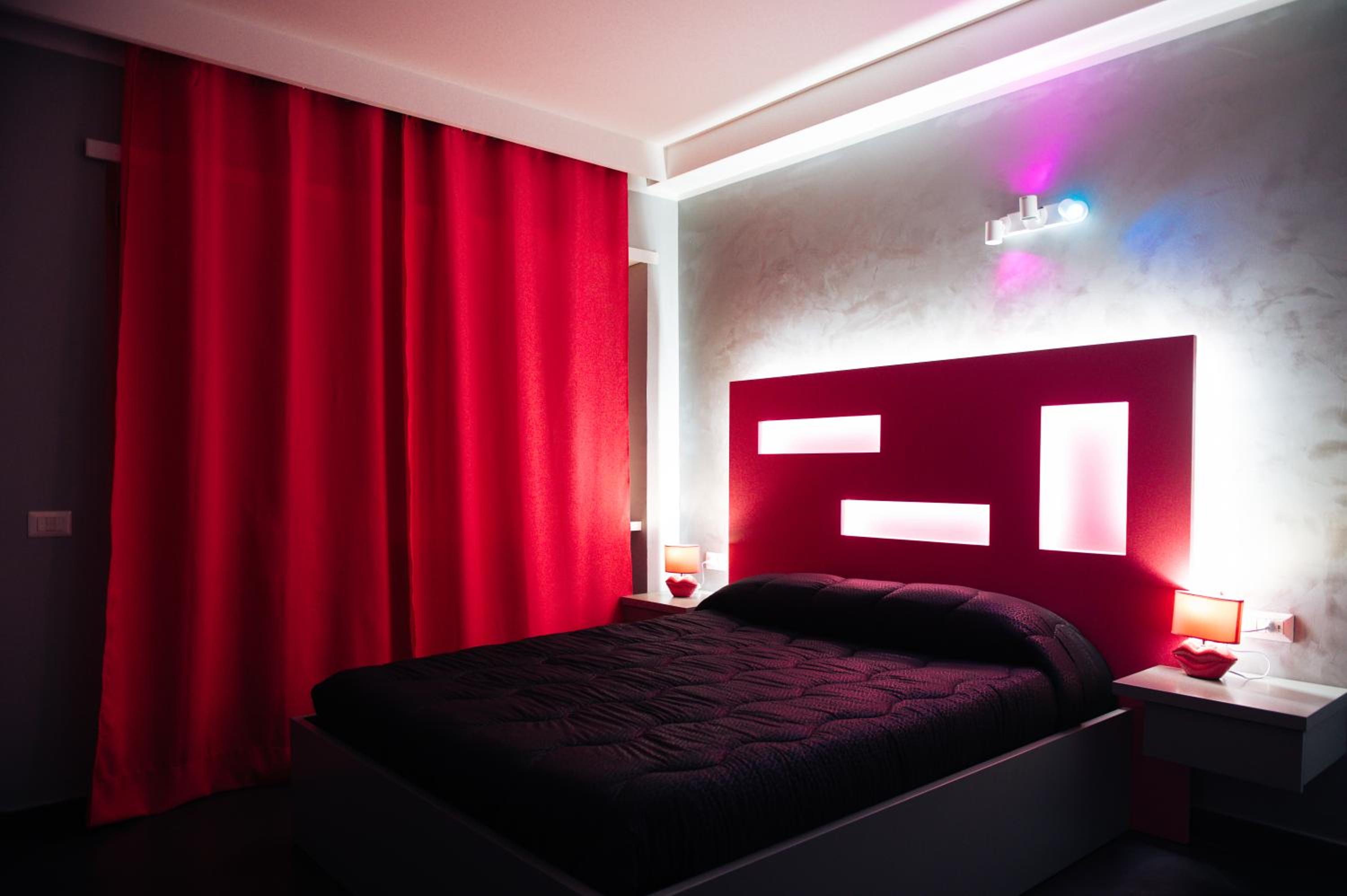 Deluxe Double Room with Balcony photo 3