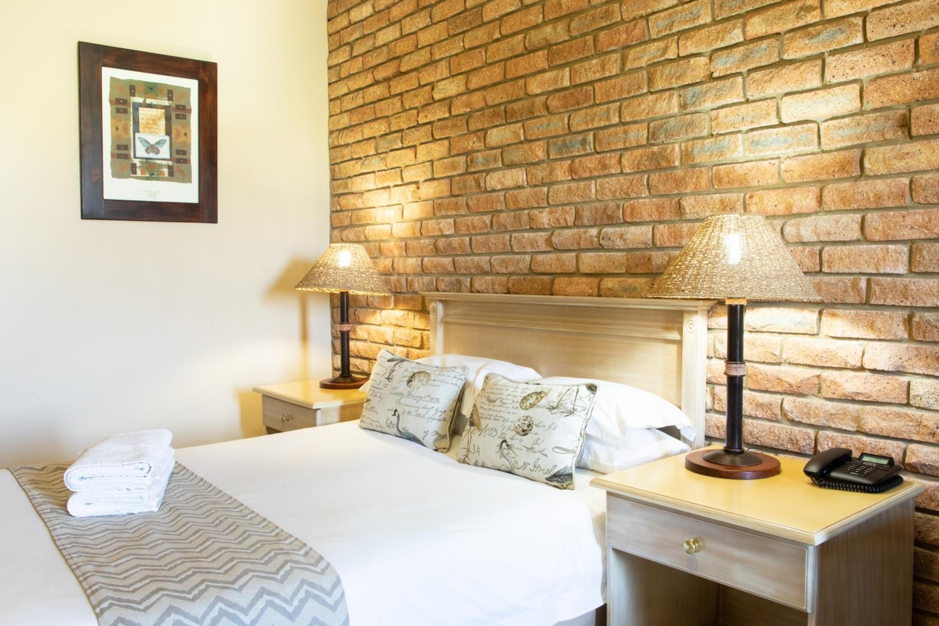 Standard Suite - Photo 3