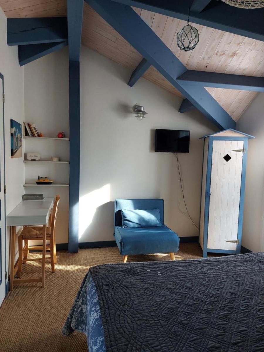 Queen Room with Balcony photo 2
