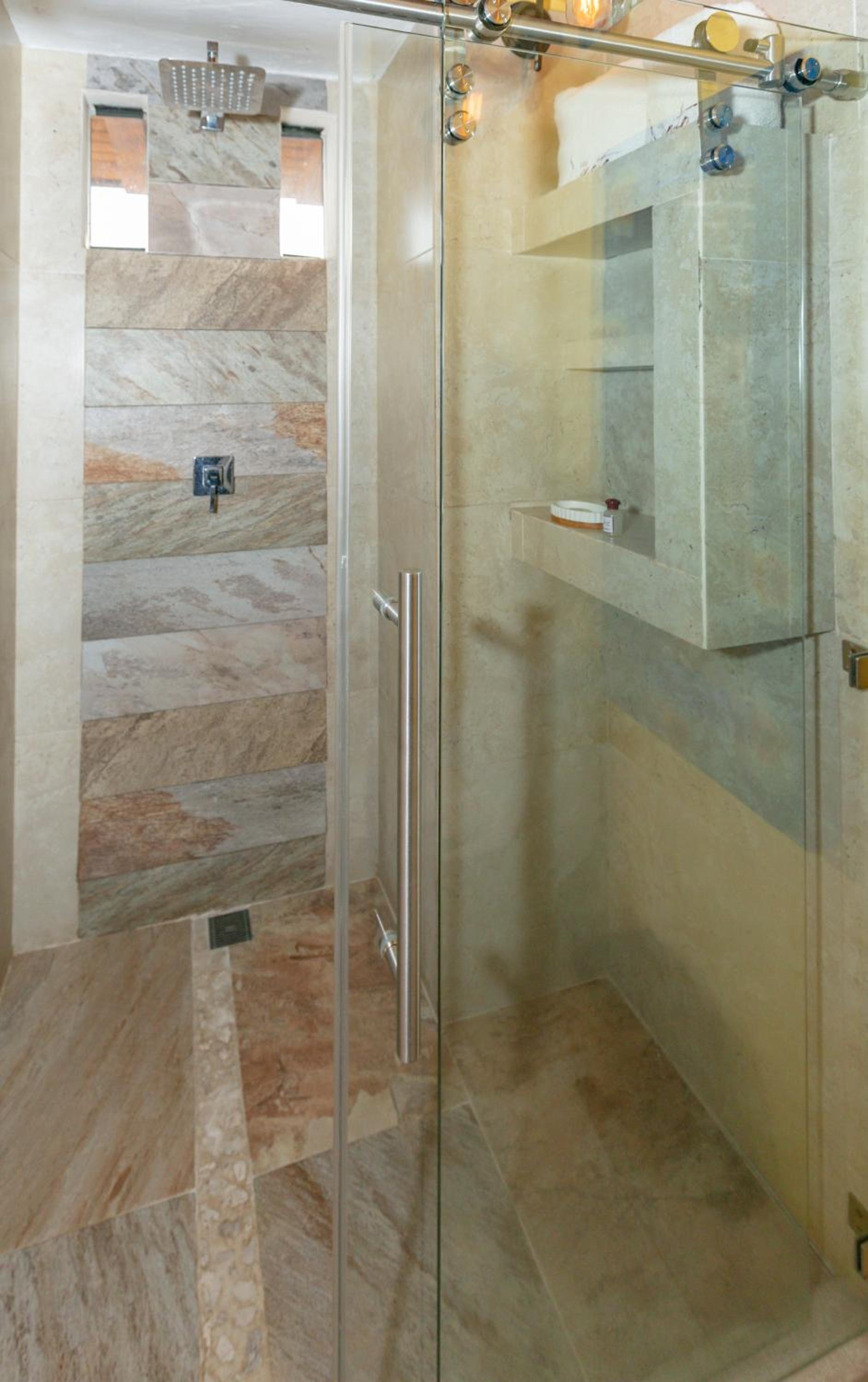 Double Room with Balcony and Sea View - Photo 6