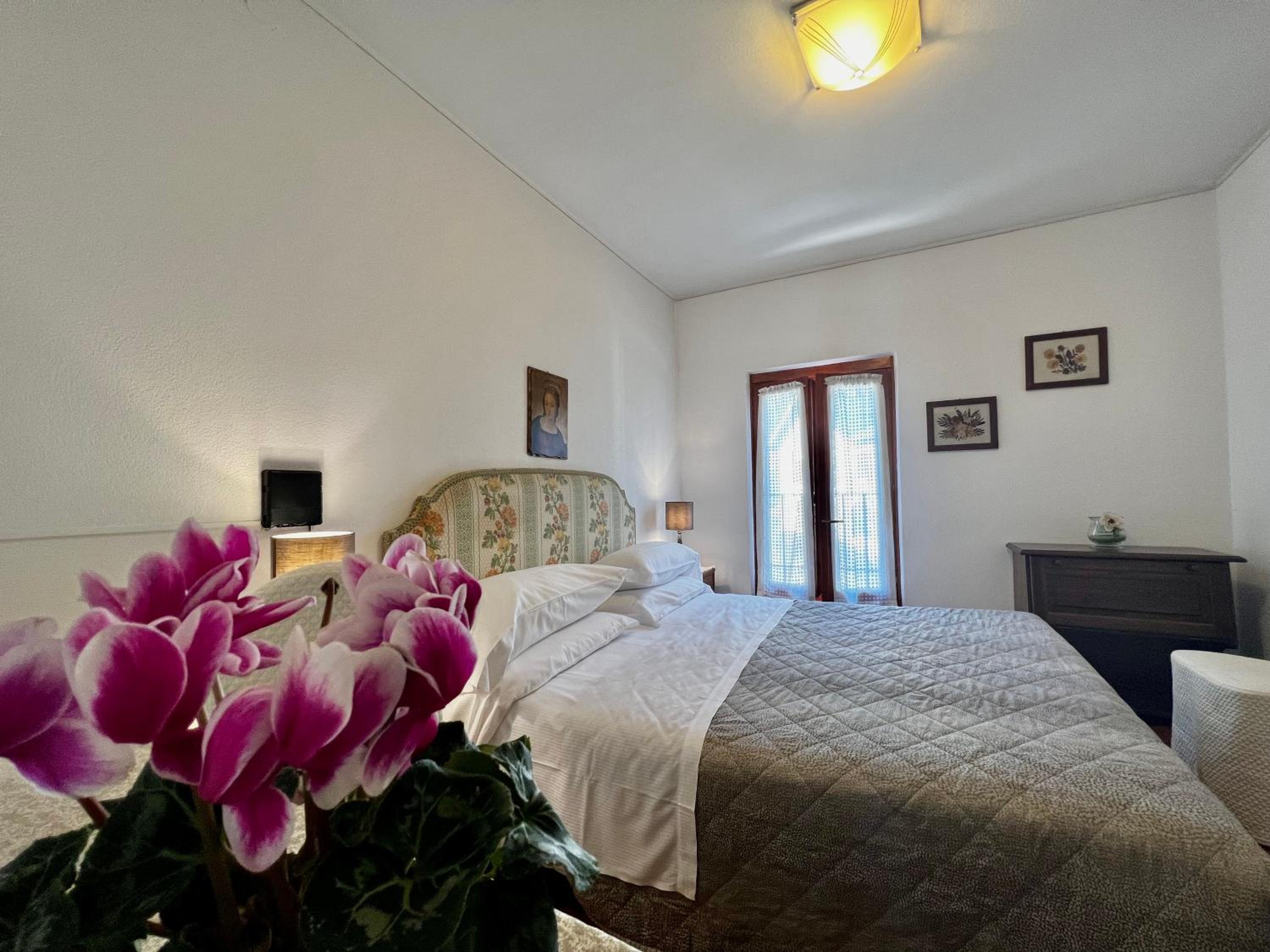 Standard Double or Twin Room - Photo 1