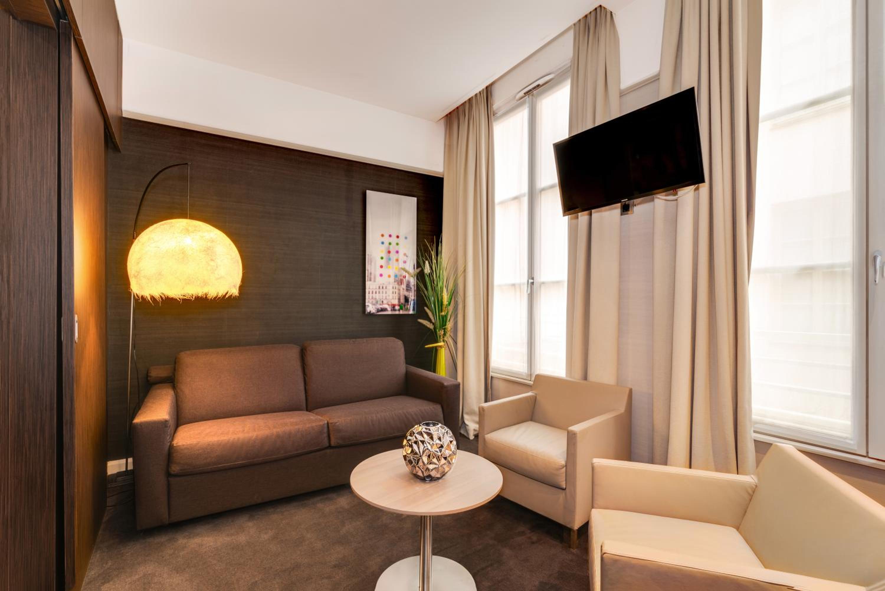 One-Bedroom Suite with Sofa Bed