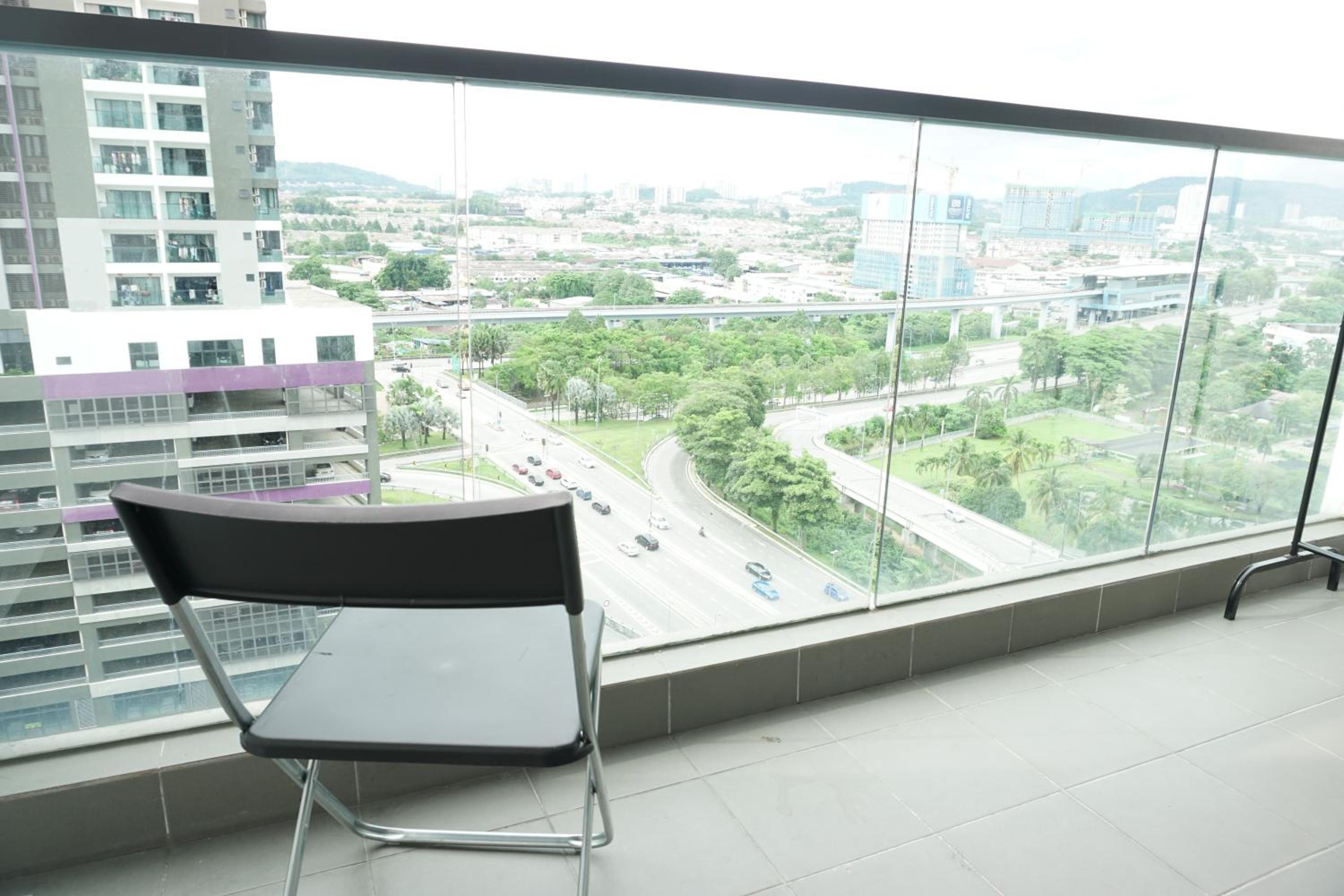 Three-Bedroom Apartment - Photo 28