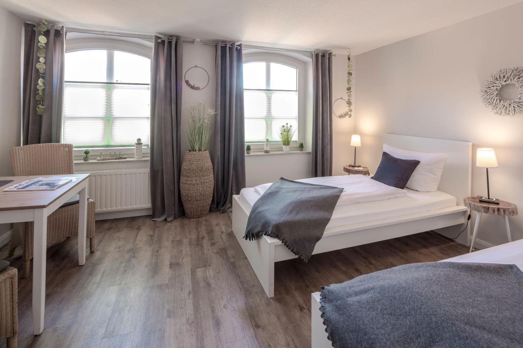 Standard Double Room photo 2