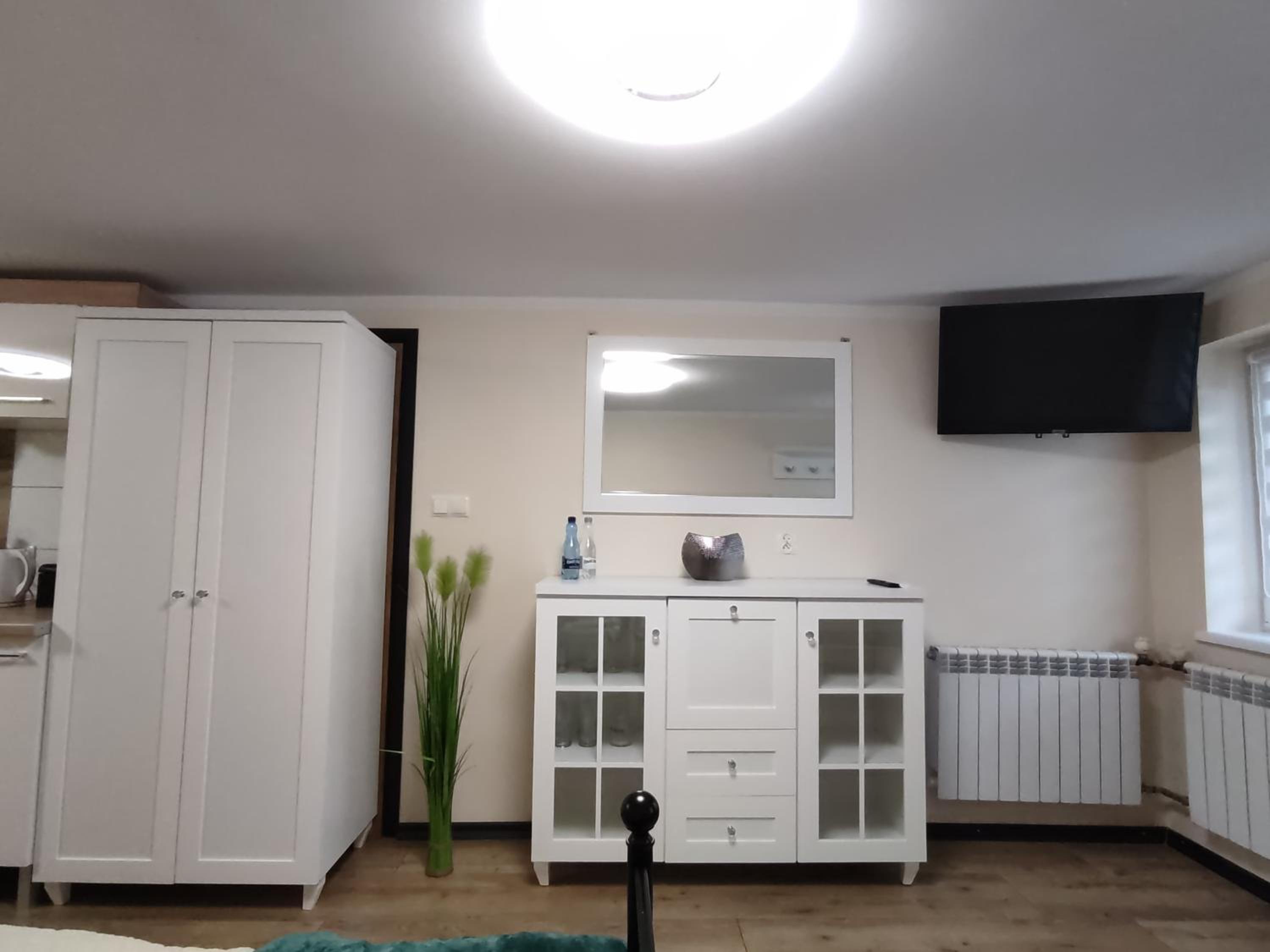 Double Room with Private Bathroom - Photo 4