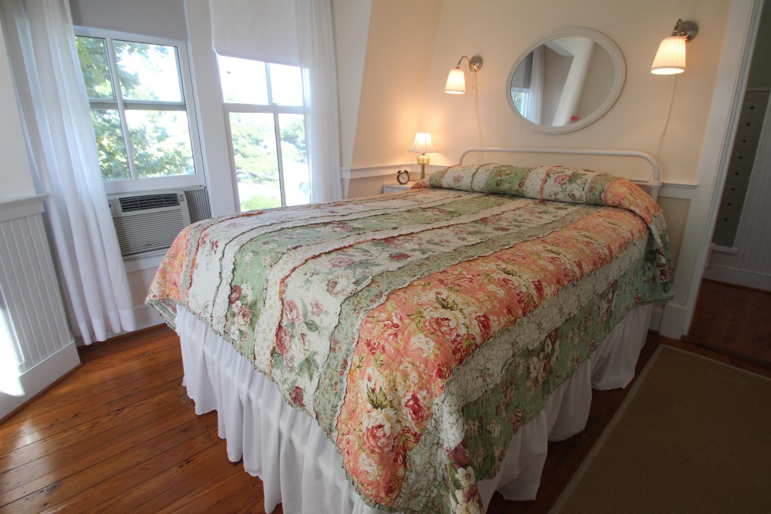 Deluxe Double Room with Shower