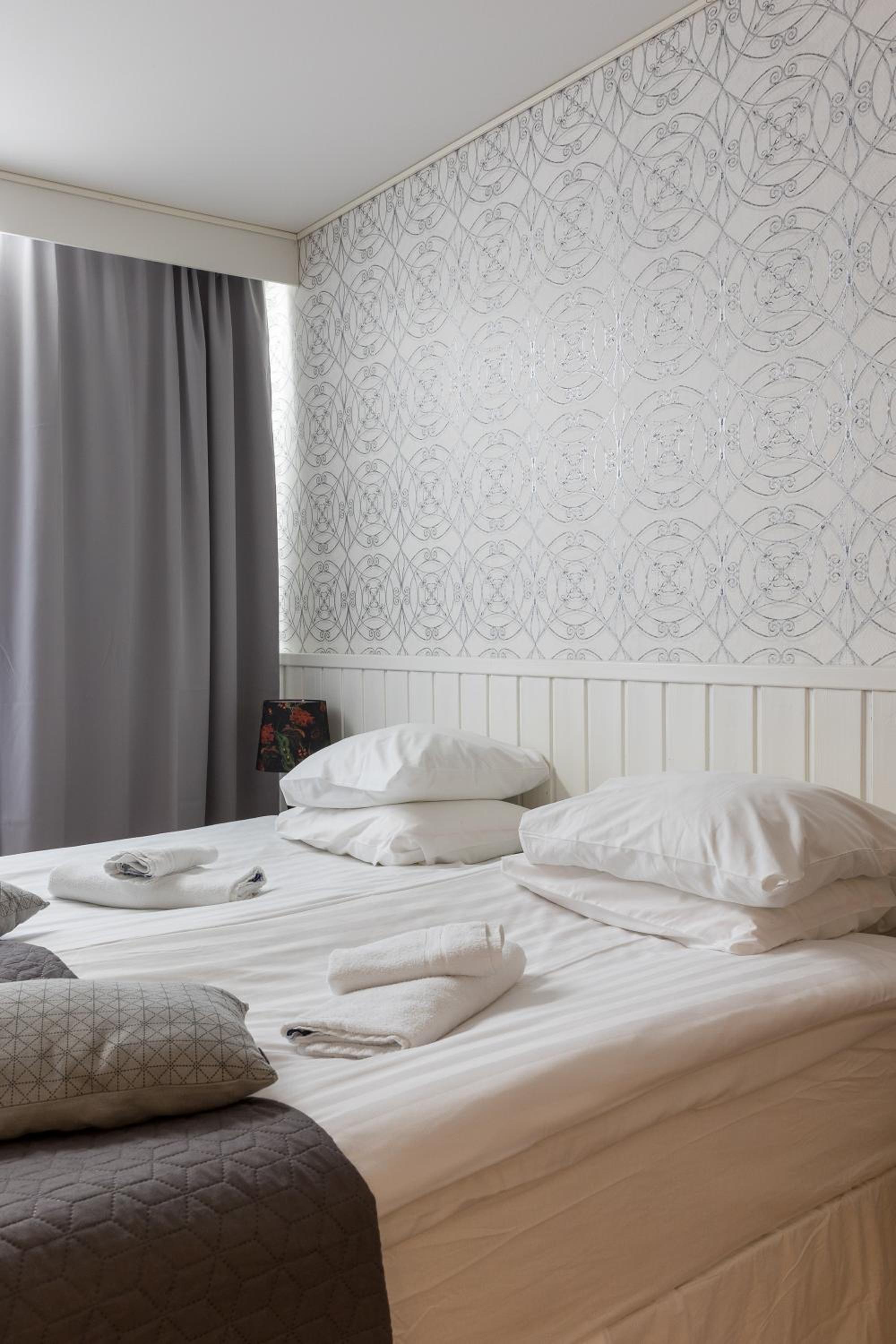 Standard Twin Room - Photo 1