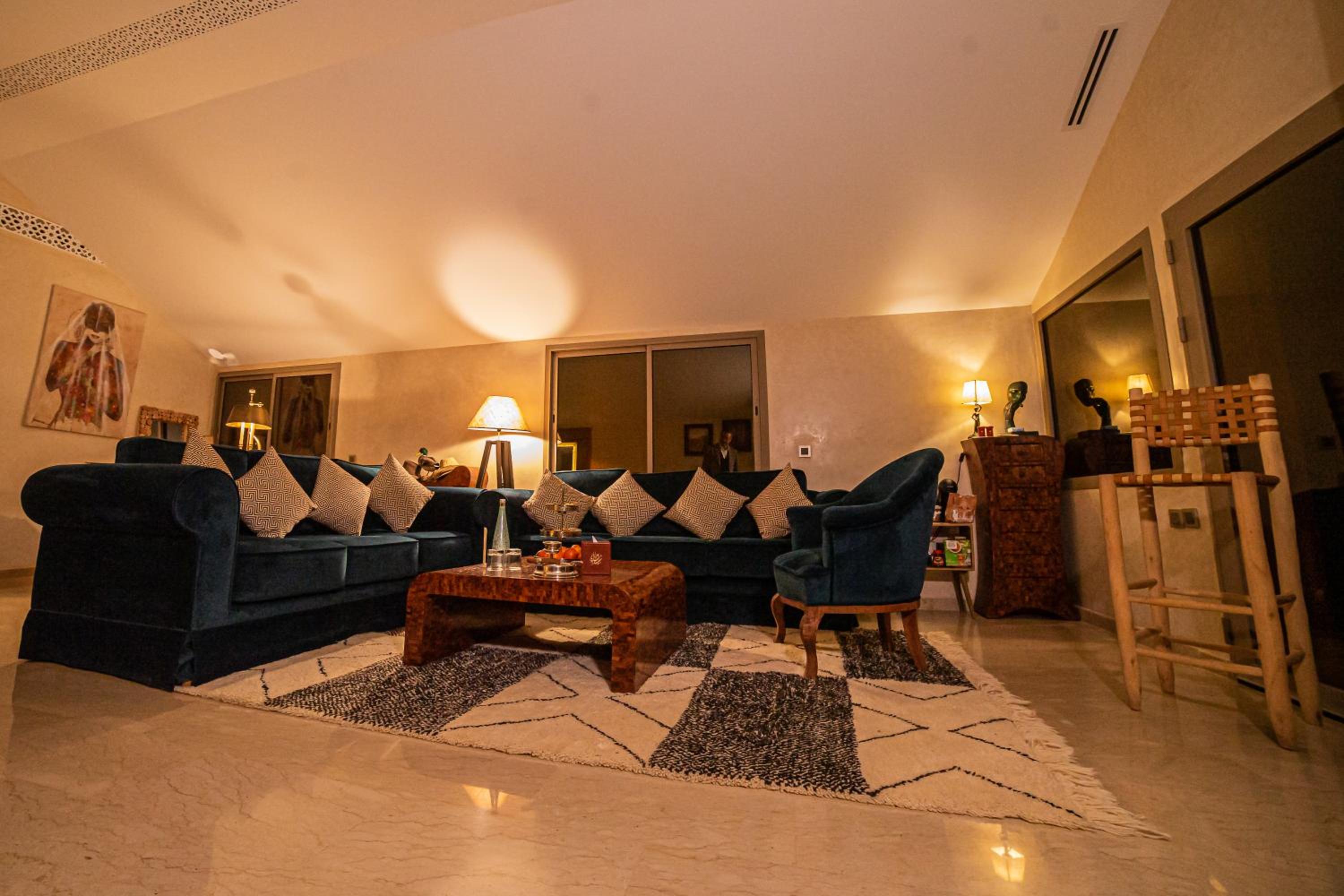 Suite with Private Pool - Photo 9