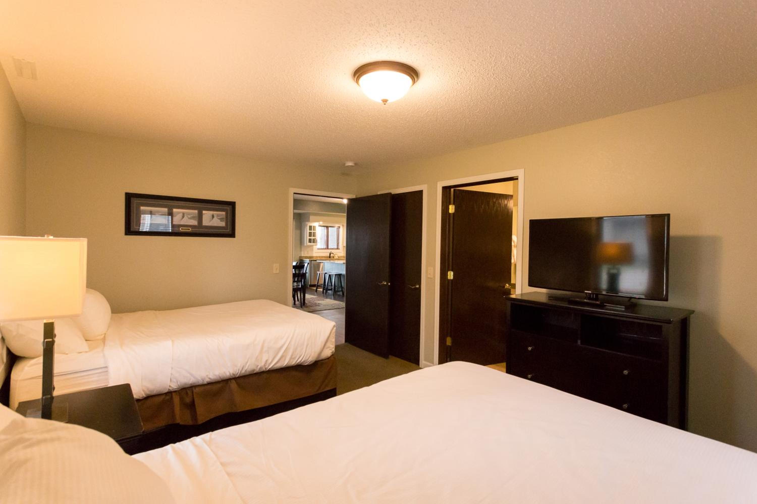 Two-Bedroom Apartment - Photo 19