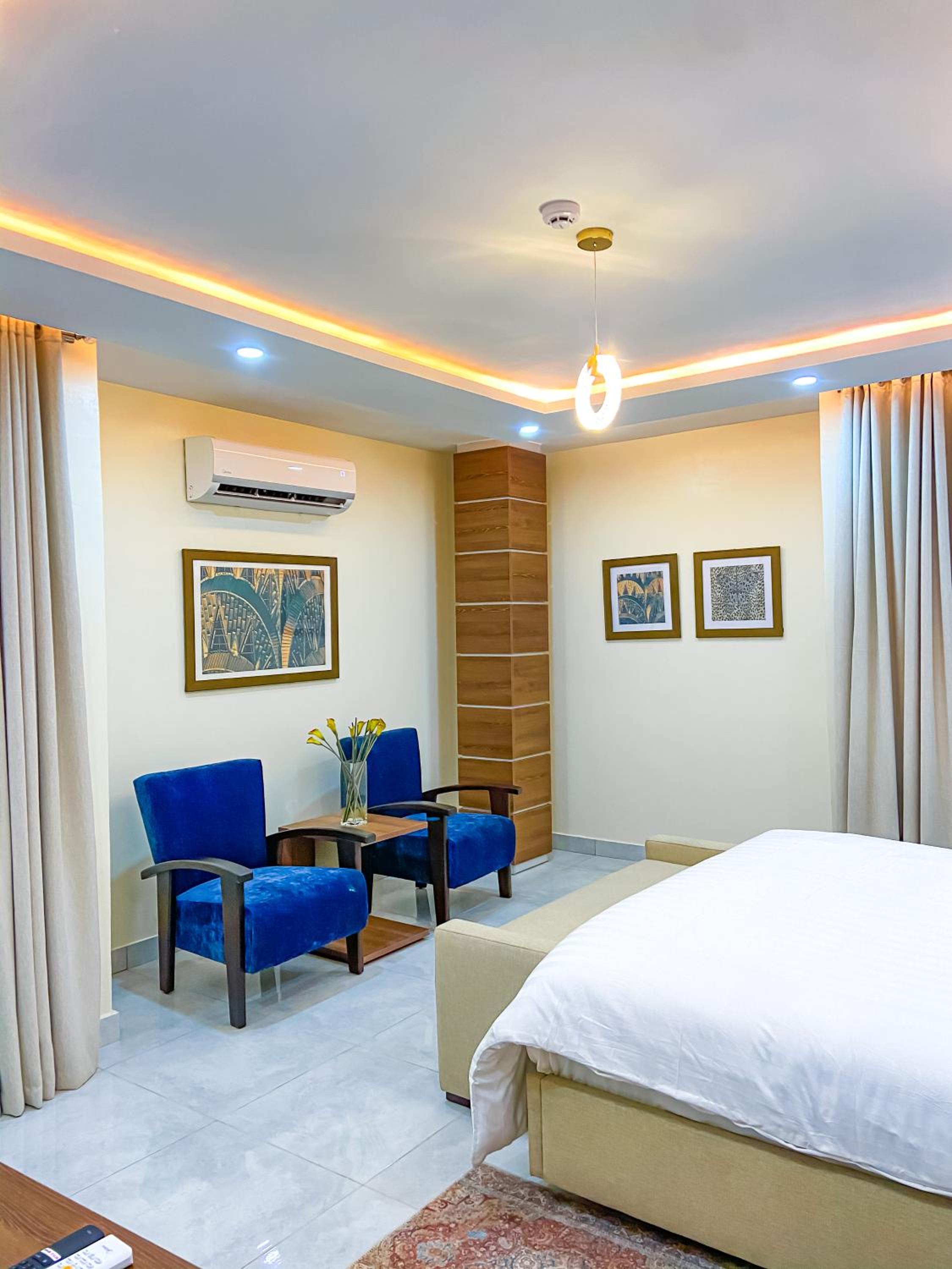 Deluxe King Room