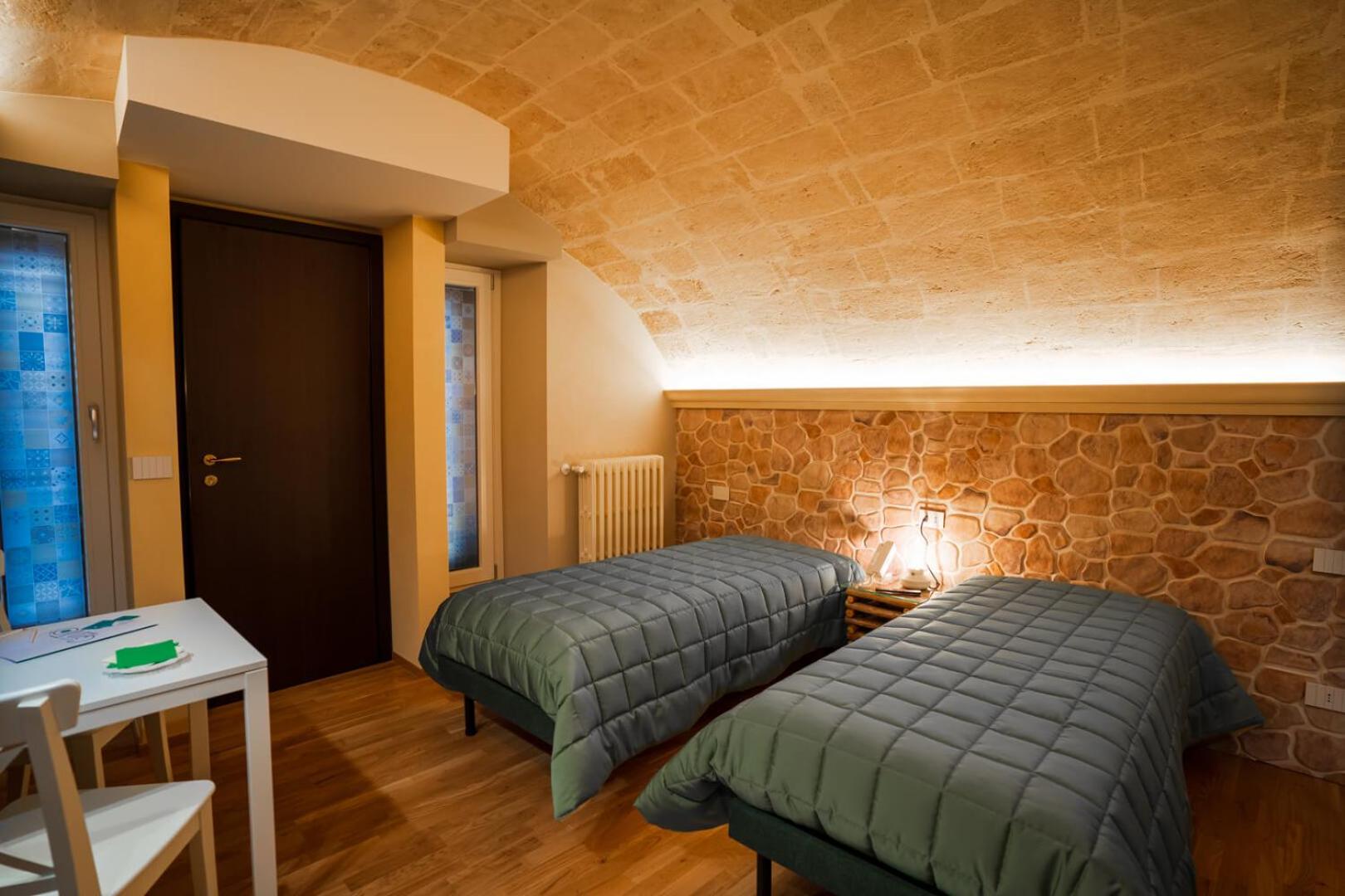 Deluxe Double or Twin Room - Photo 5