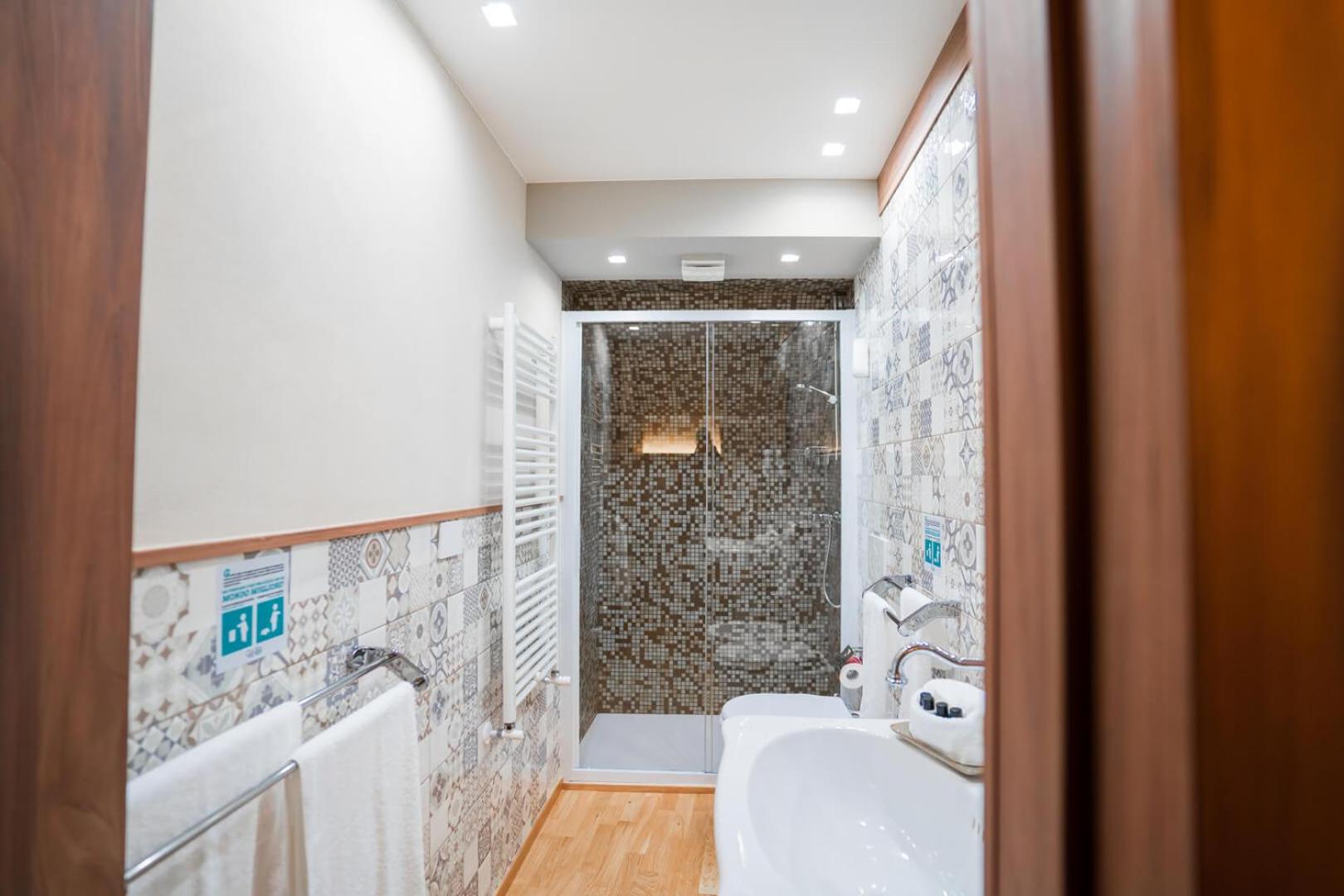 Deluxe Double or Twin Room - Photo 3