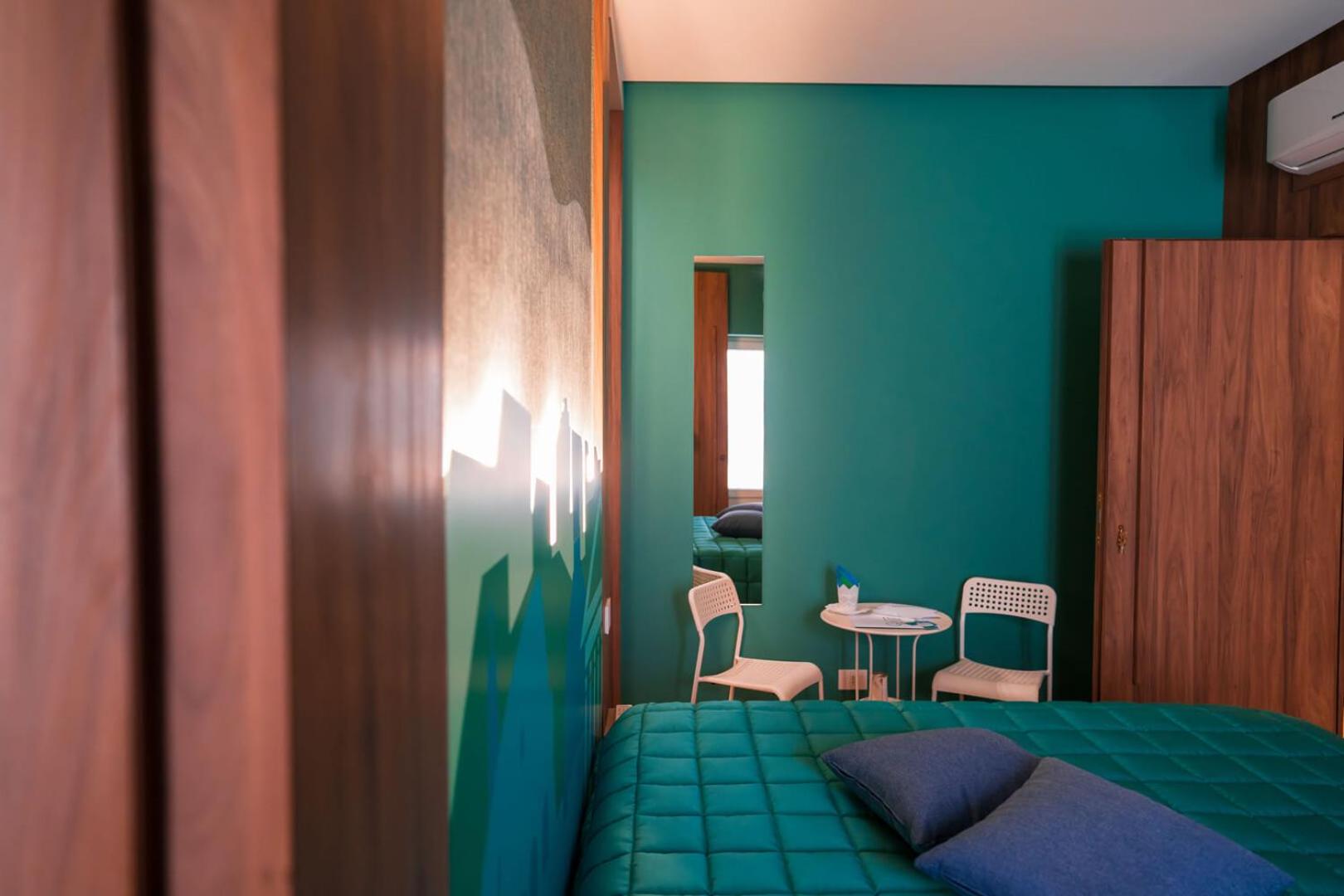 Standard Double Room - Photo 5