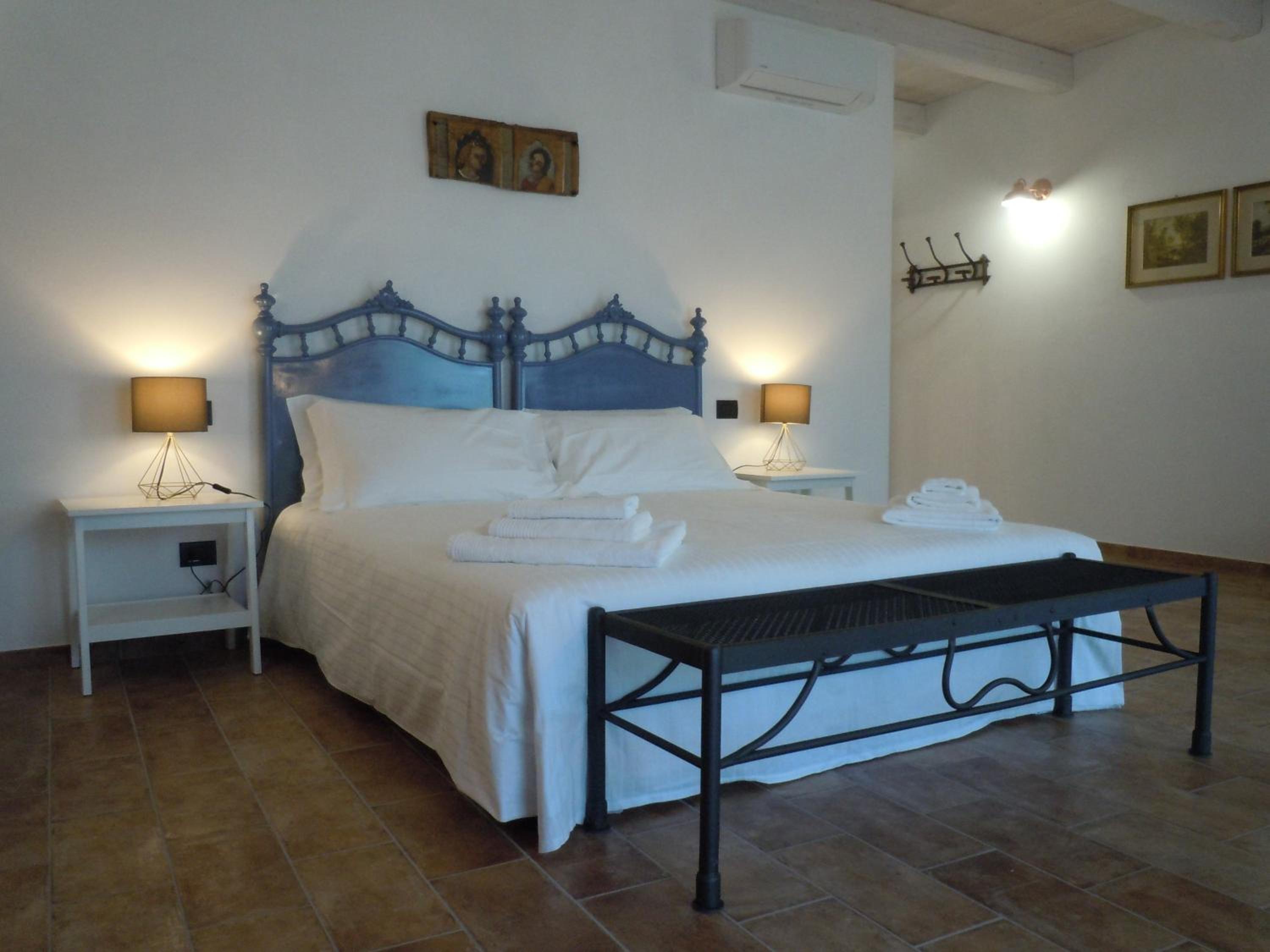 King Room with Balcony photo 2