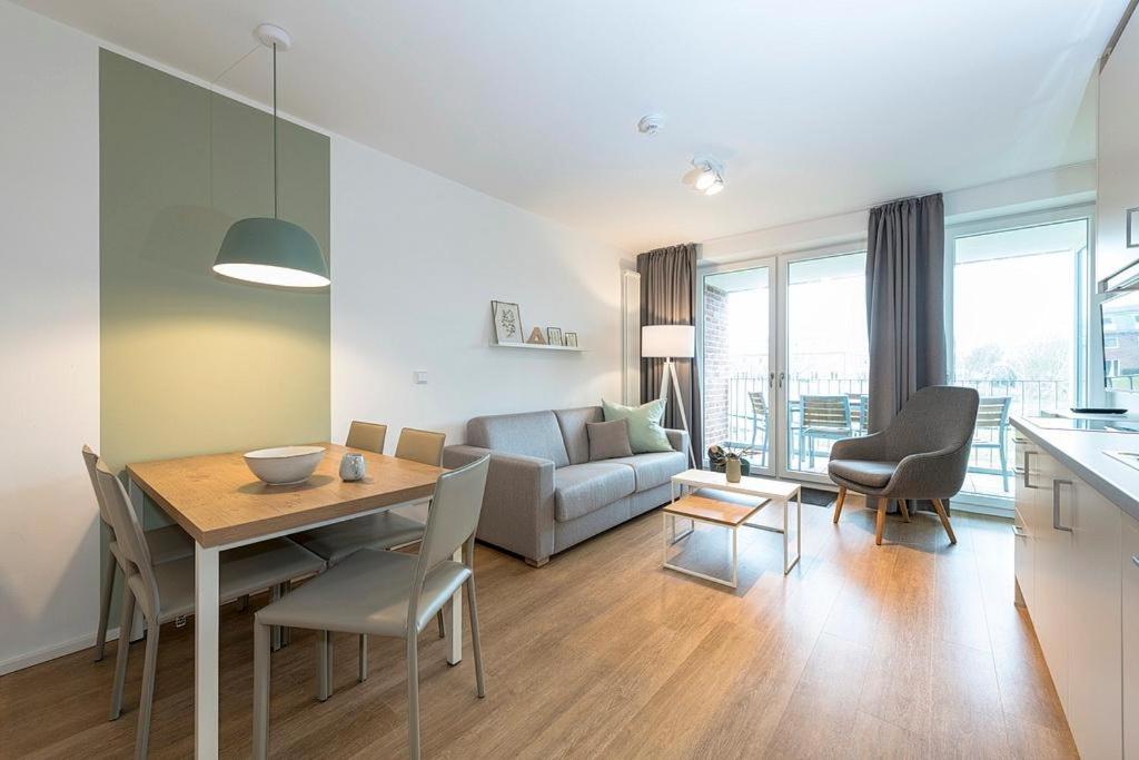 Apartment with Balcony photo 1