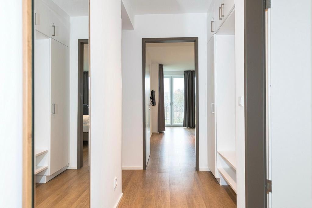 Apartment with Balcony photo 3