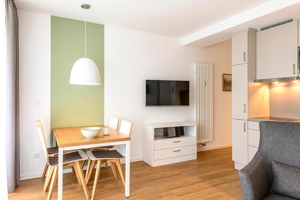 Apartment with Terrace photo 3