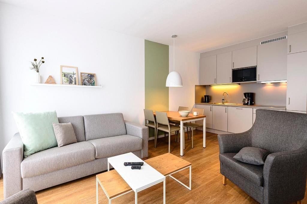 Apartment with Terrace photo 3