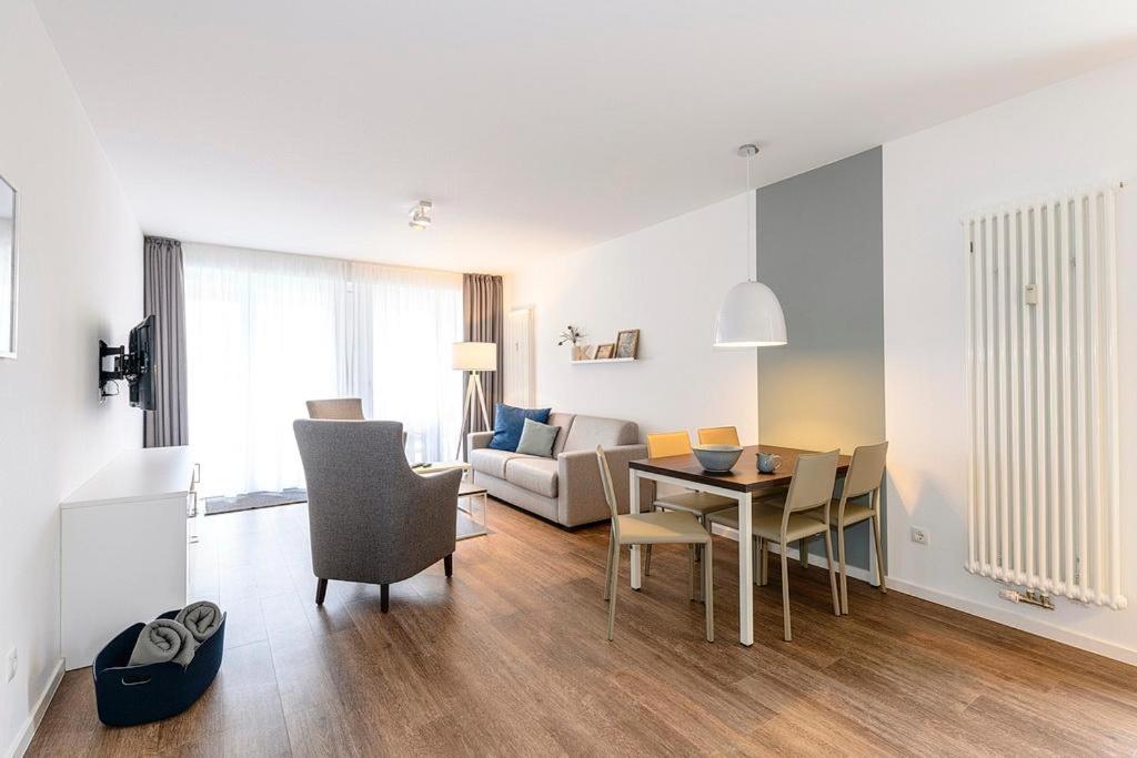 Apartment with Balcony photo 1