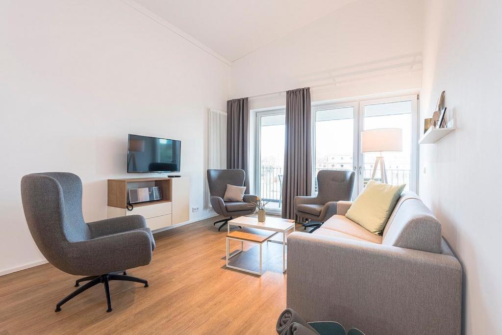Apartment with Balcony photo 1