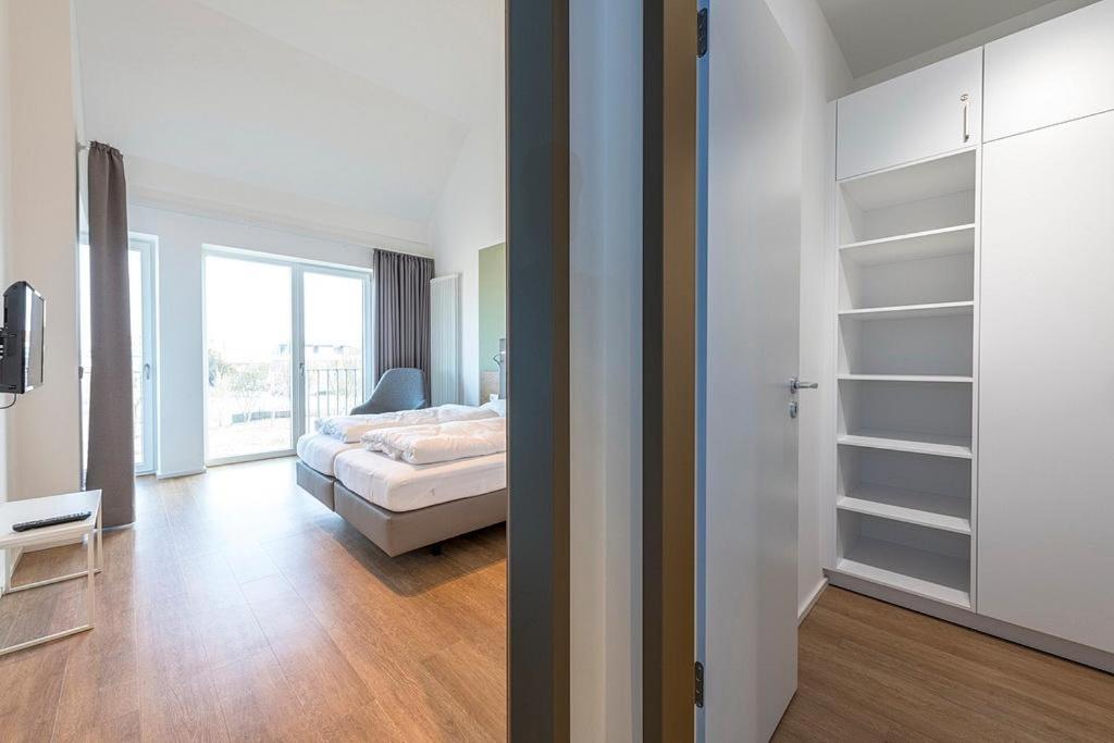 Apartment with Balcony photo 3