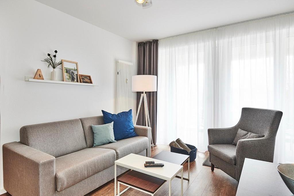 Apartment with Balcony photo 3