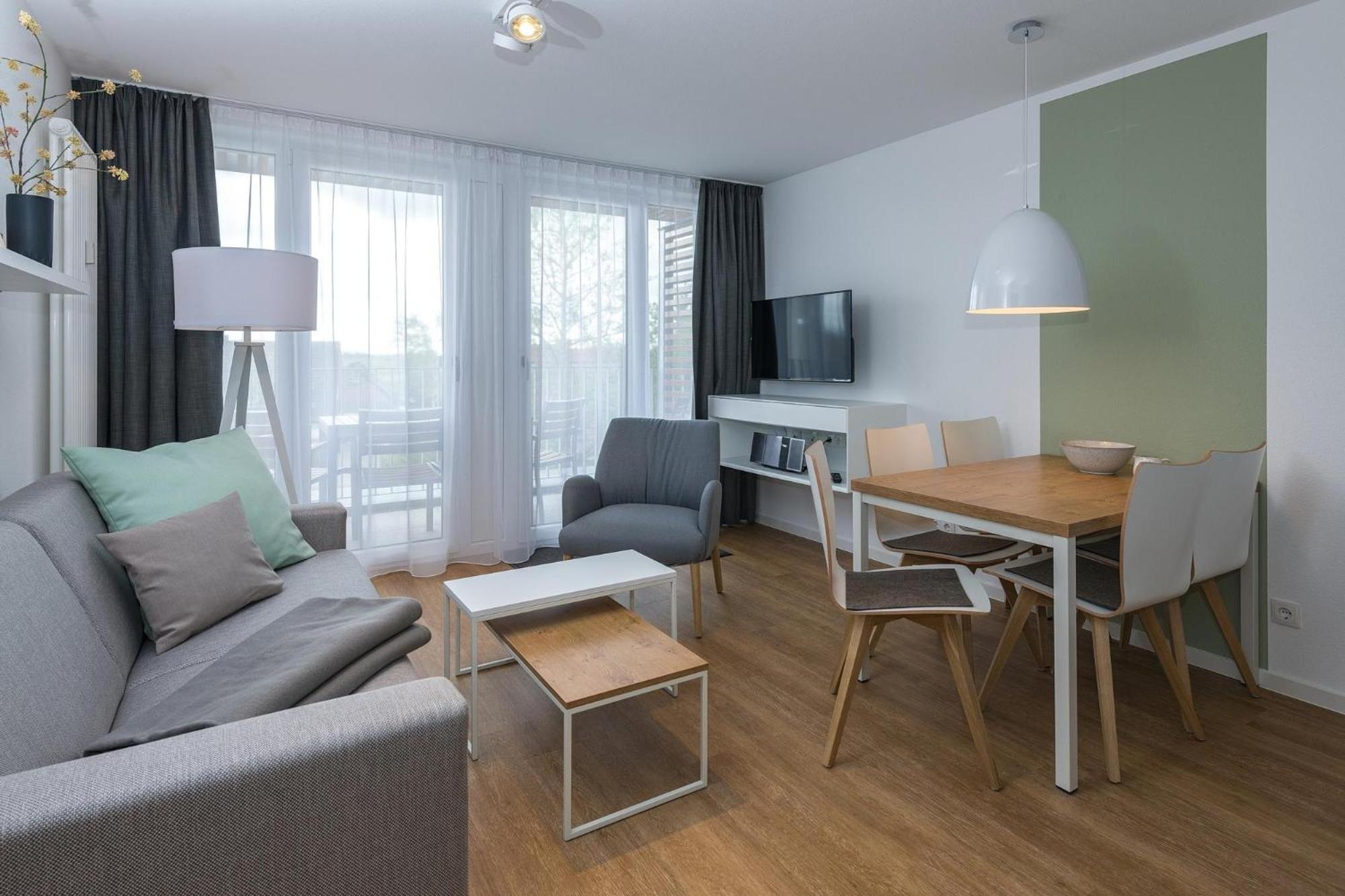 Apartment with Balcony photo 1