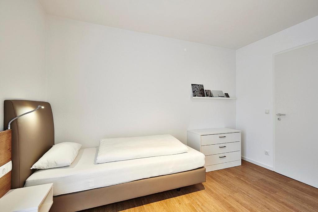 Apartment with Balcony photo 3