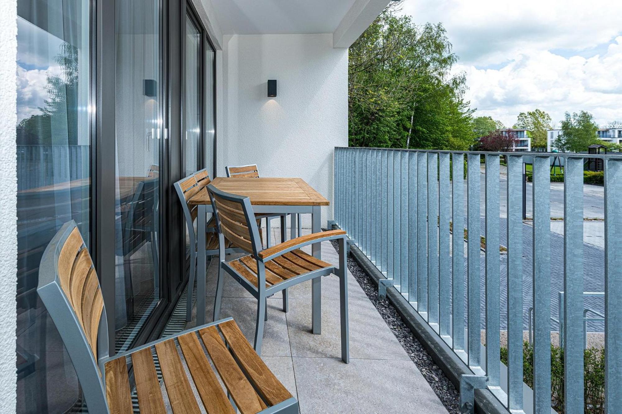 Apartment with Balcony photo 3