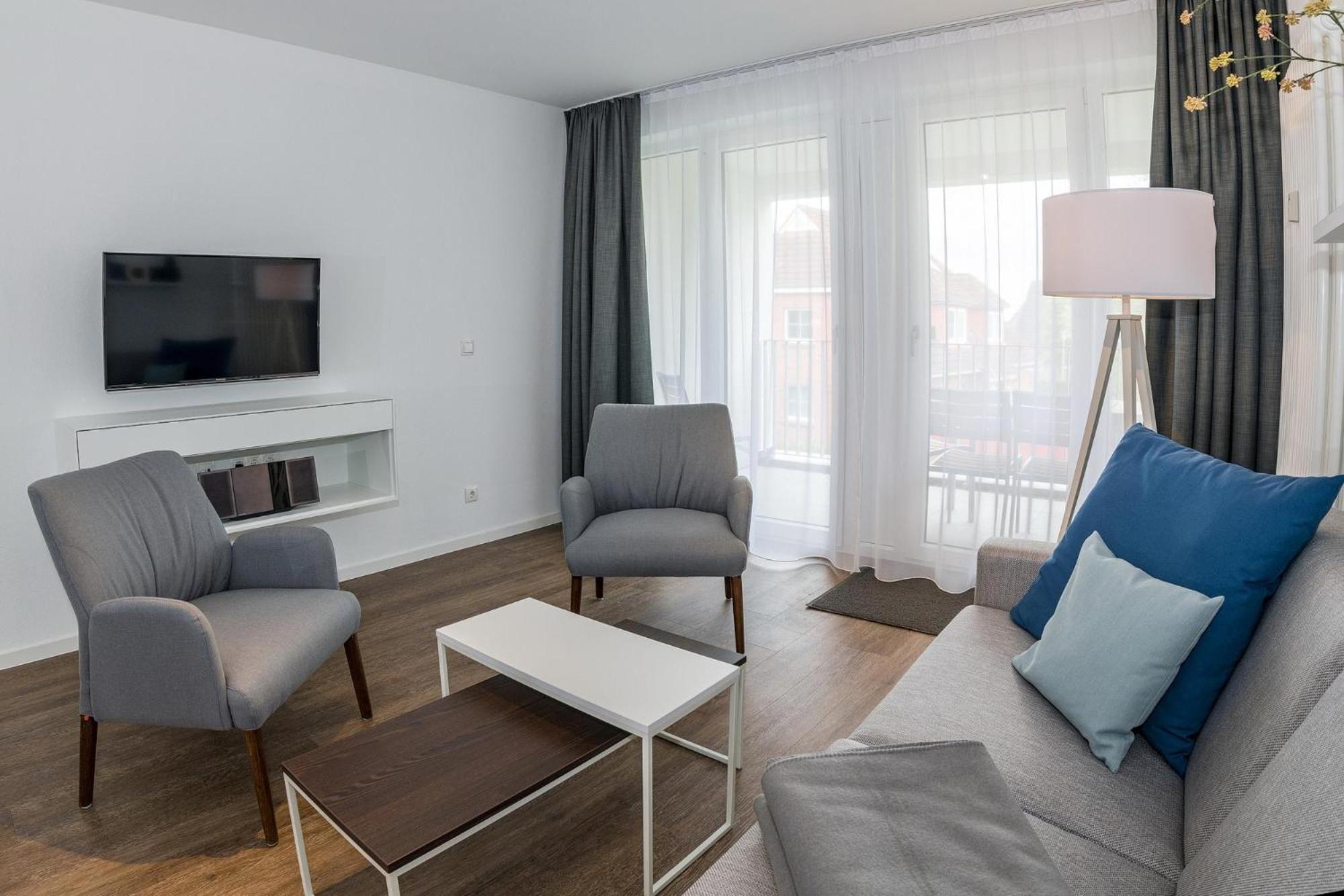 Apartment with Balcony photo 1