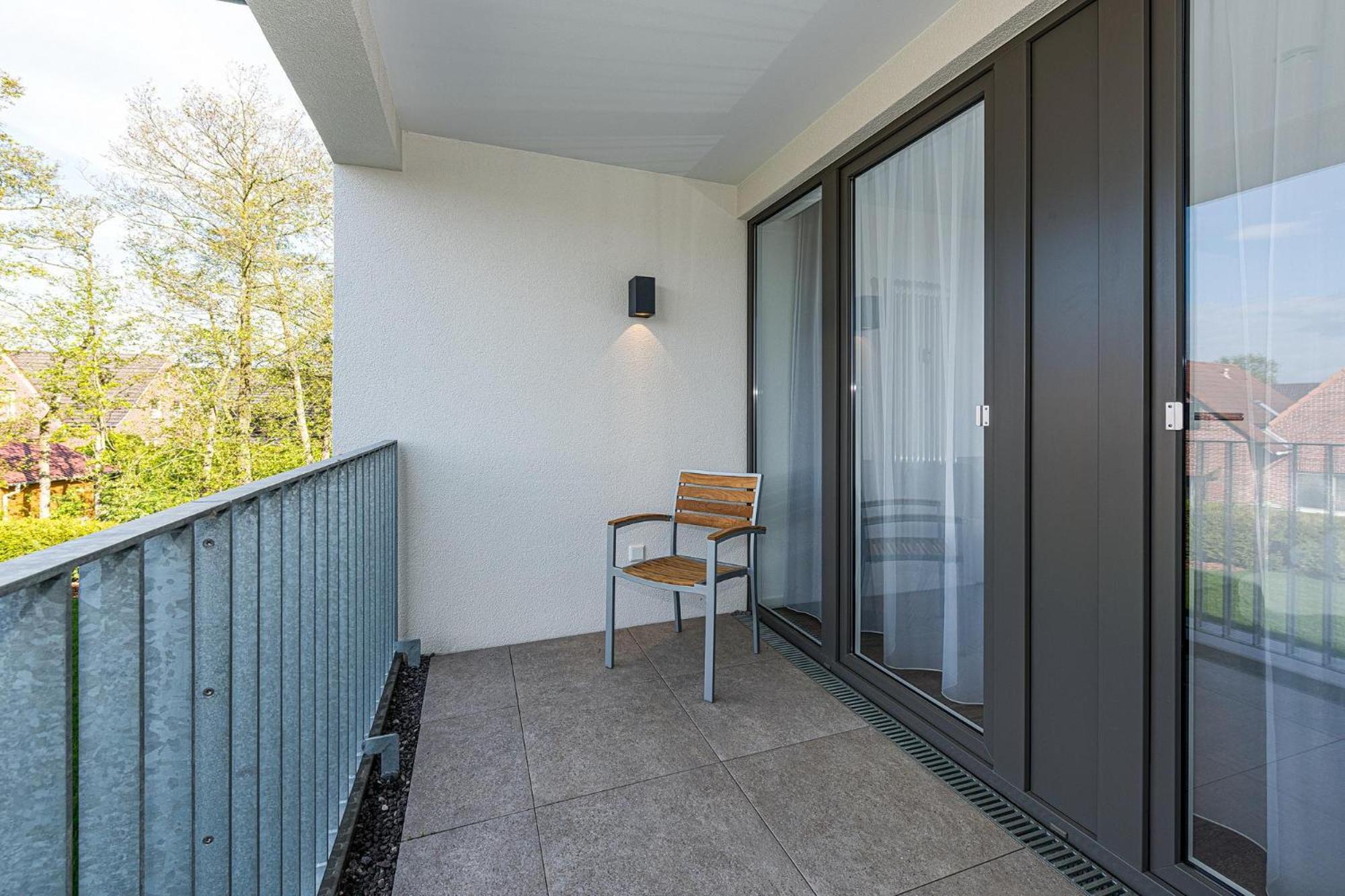Apartment with Balcony photo 2