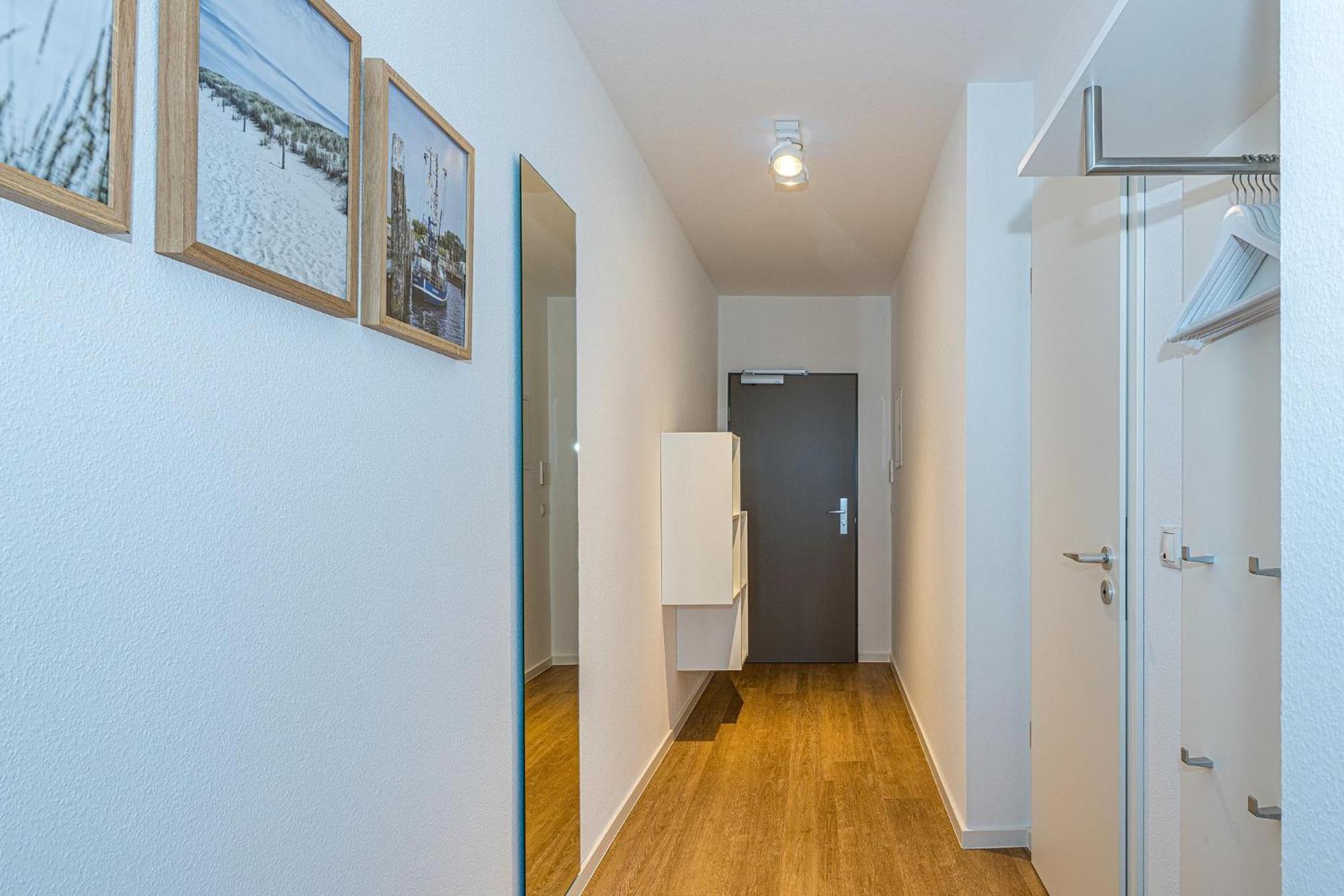 Apartment with Balcony photo 3