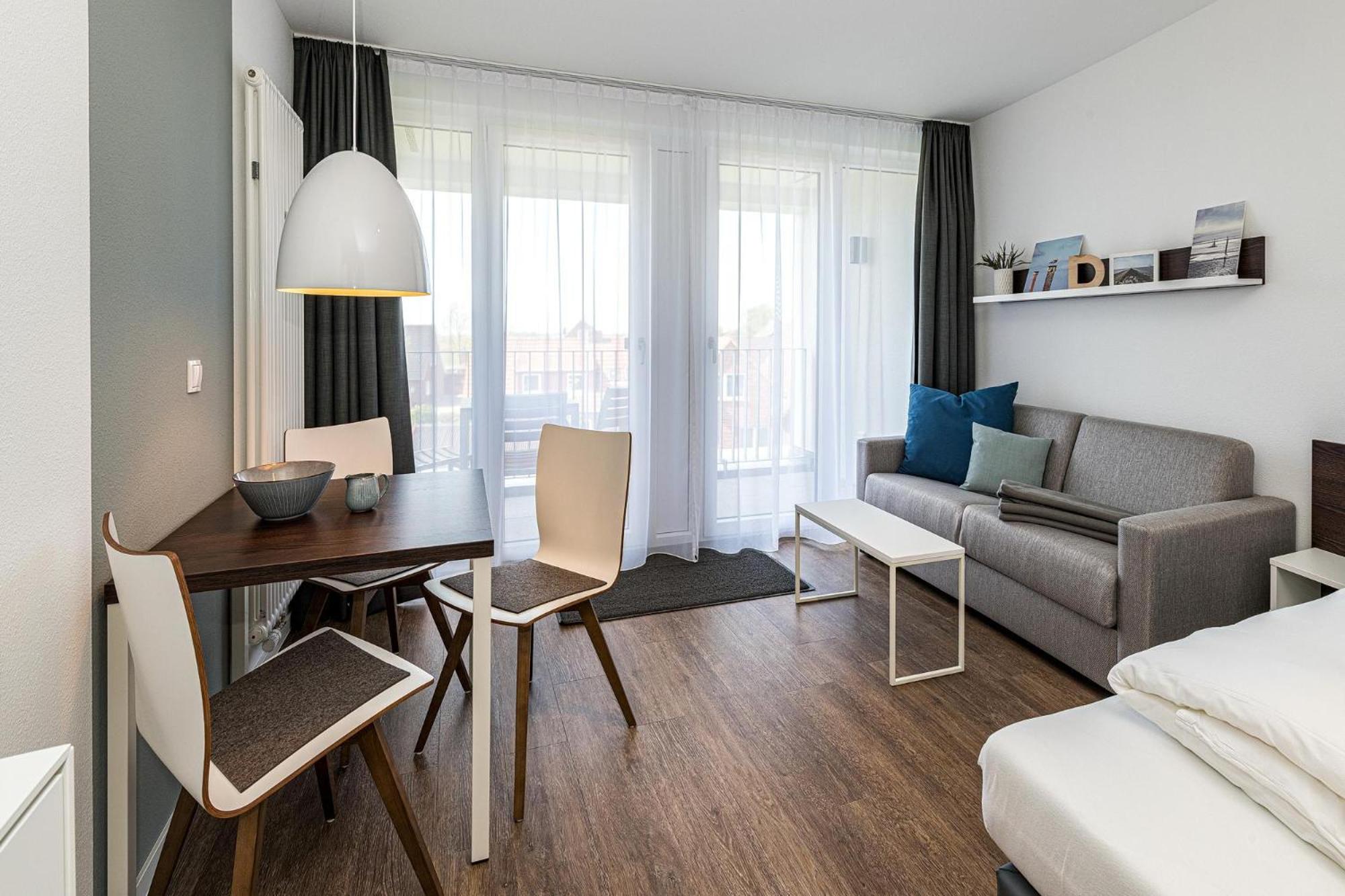 Apartment with Balcony photo 1