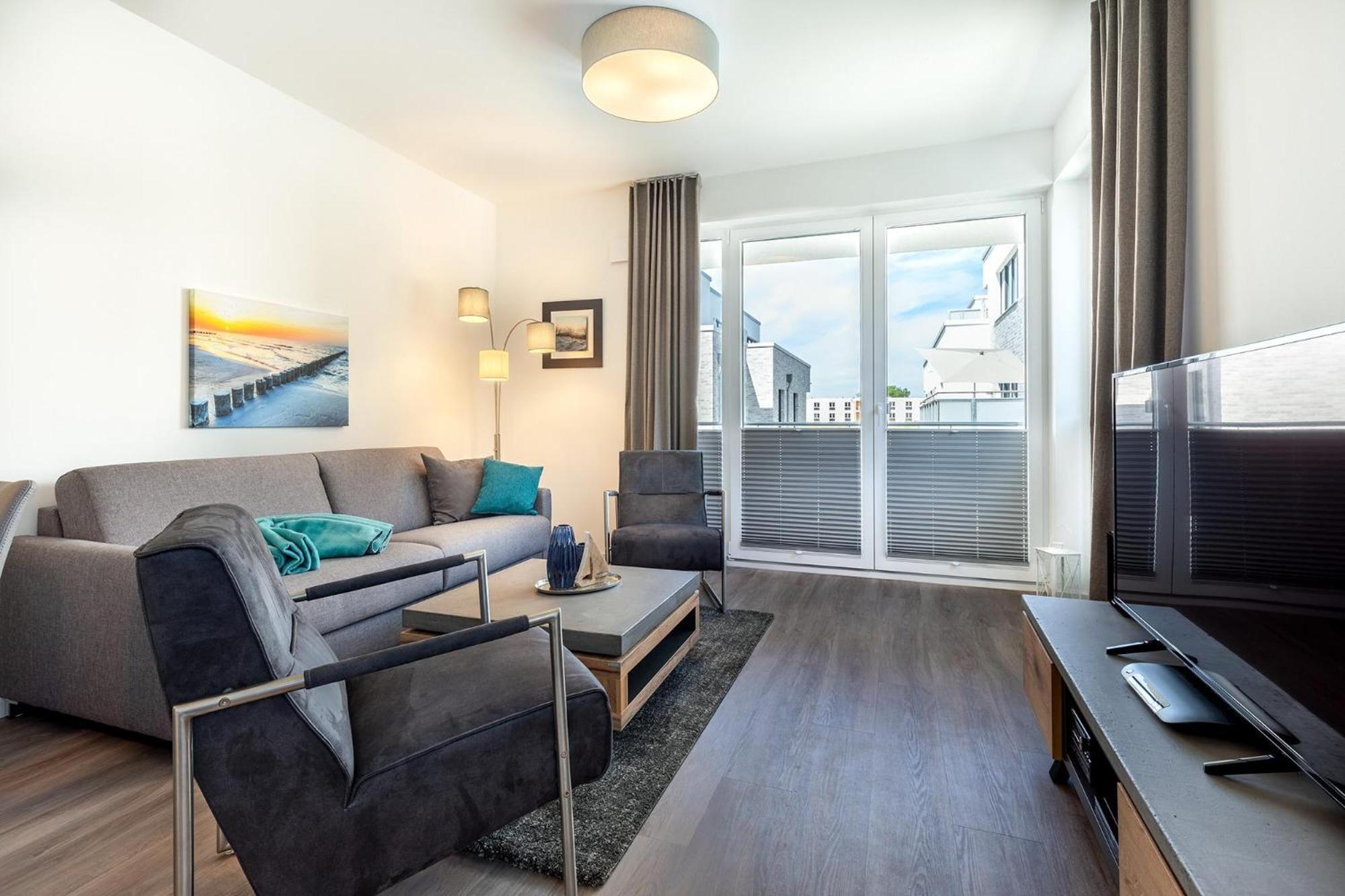 Apartment with Balcony photo 1