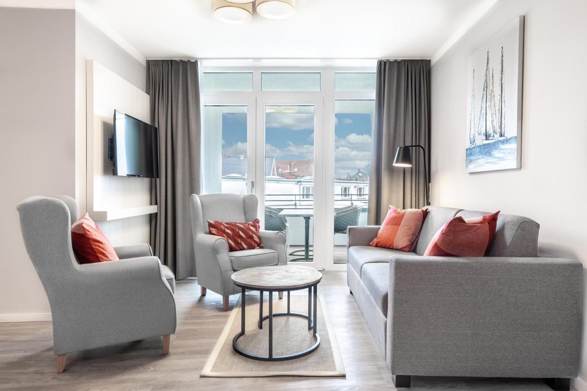 Apartment with Balcony photo 1