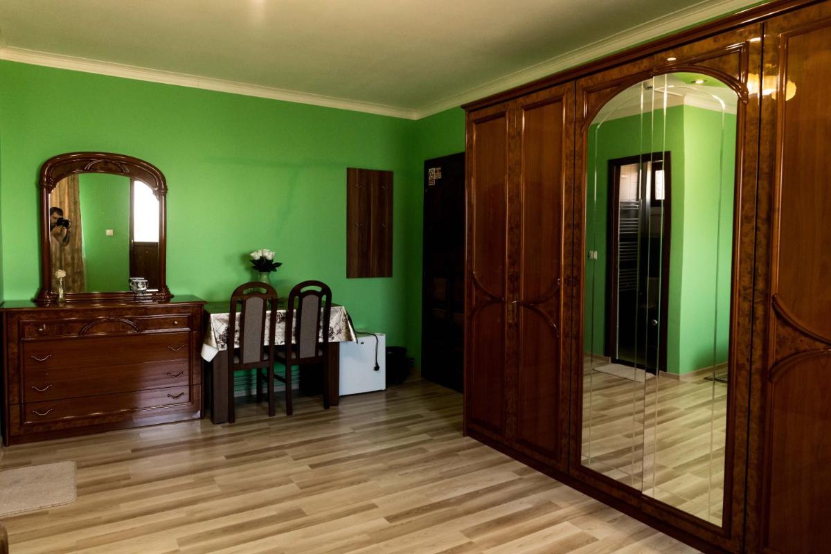 Deluxe King Room photo 2