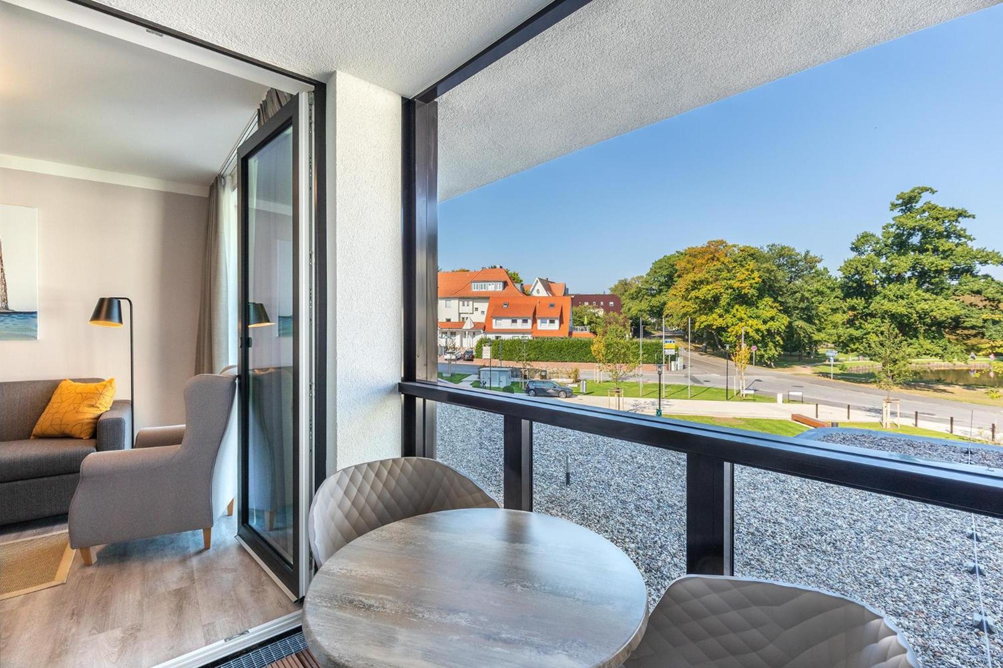 Apartment with Balcony photo 2