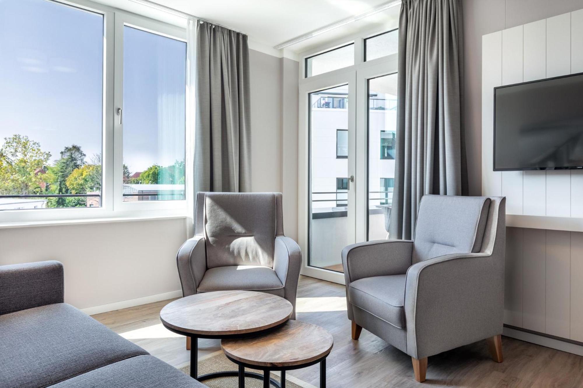 Apartment with Balcony photo 1