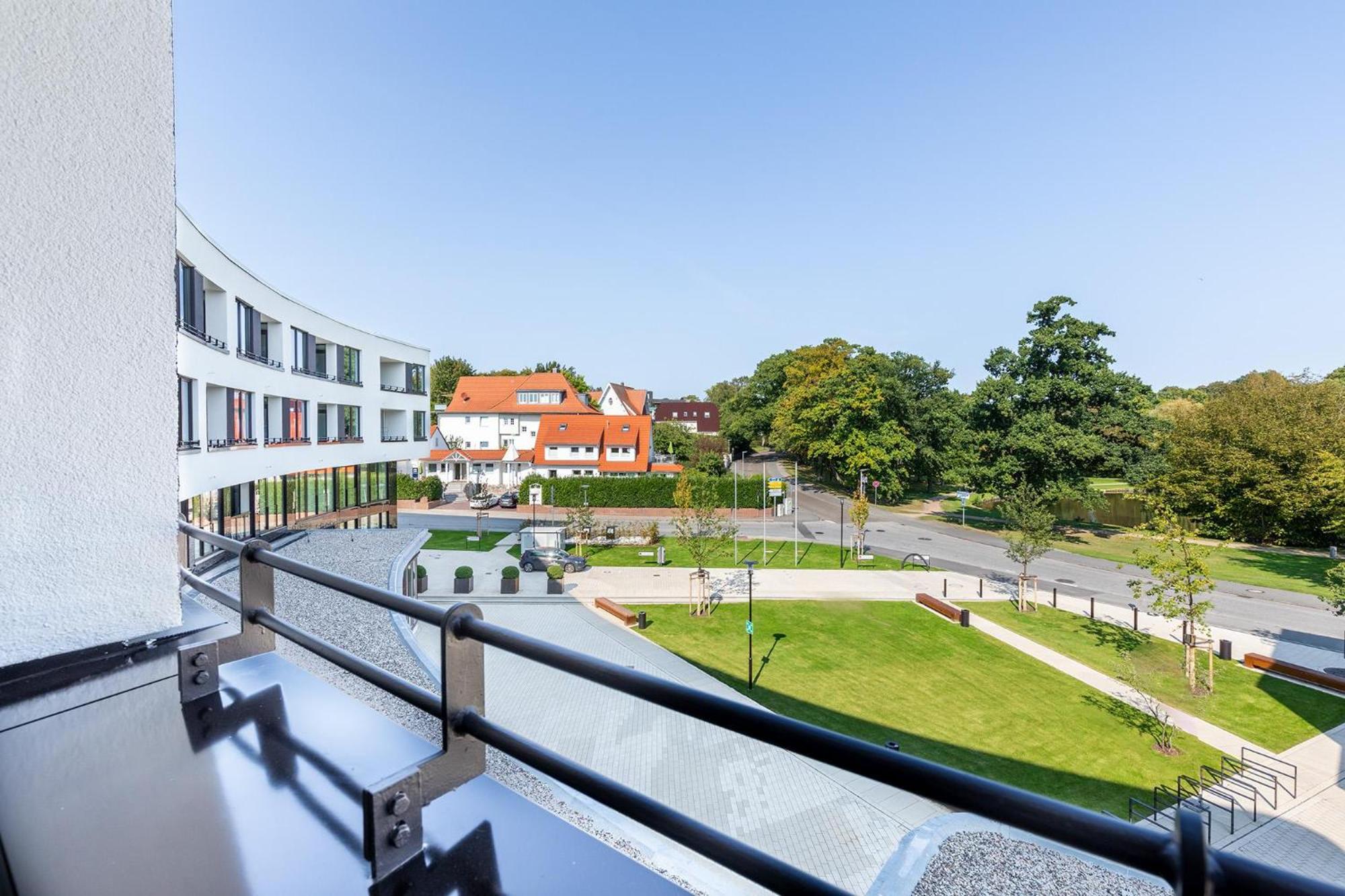 Apartment with Balcony photo 3