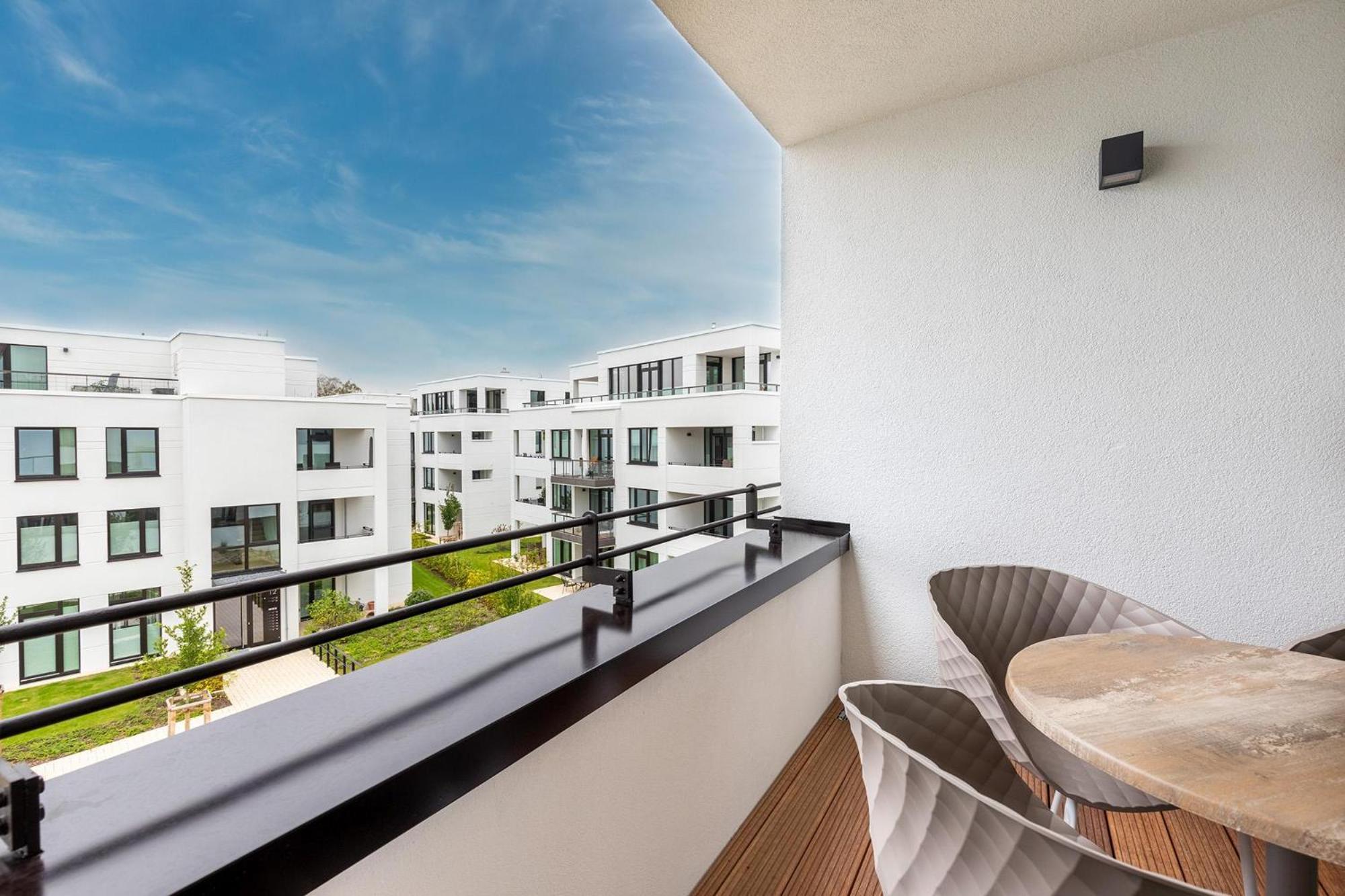 Apartment with Balcony photo 2