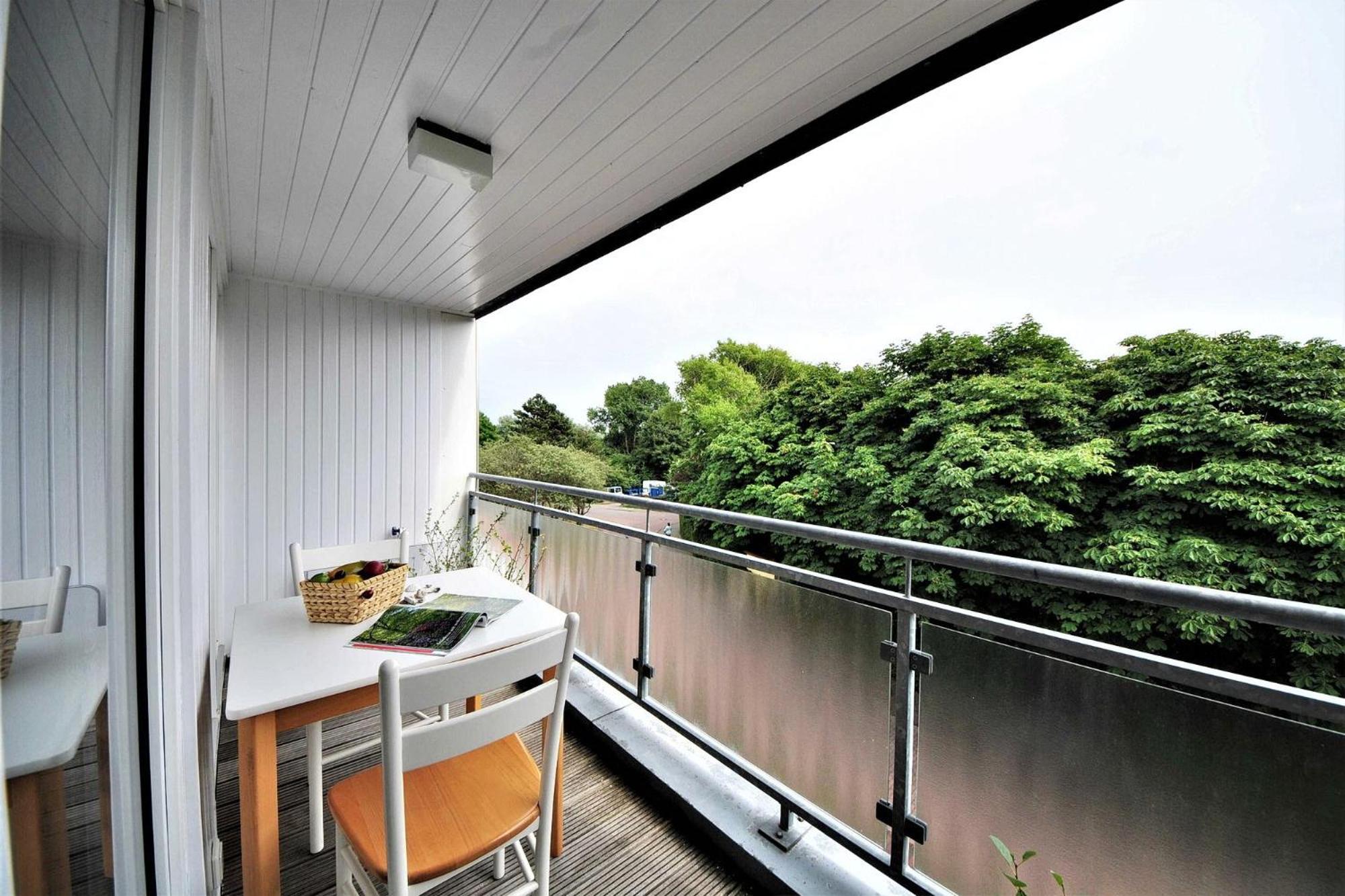 Apartment with Balcony photo 2