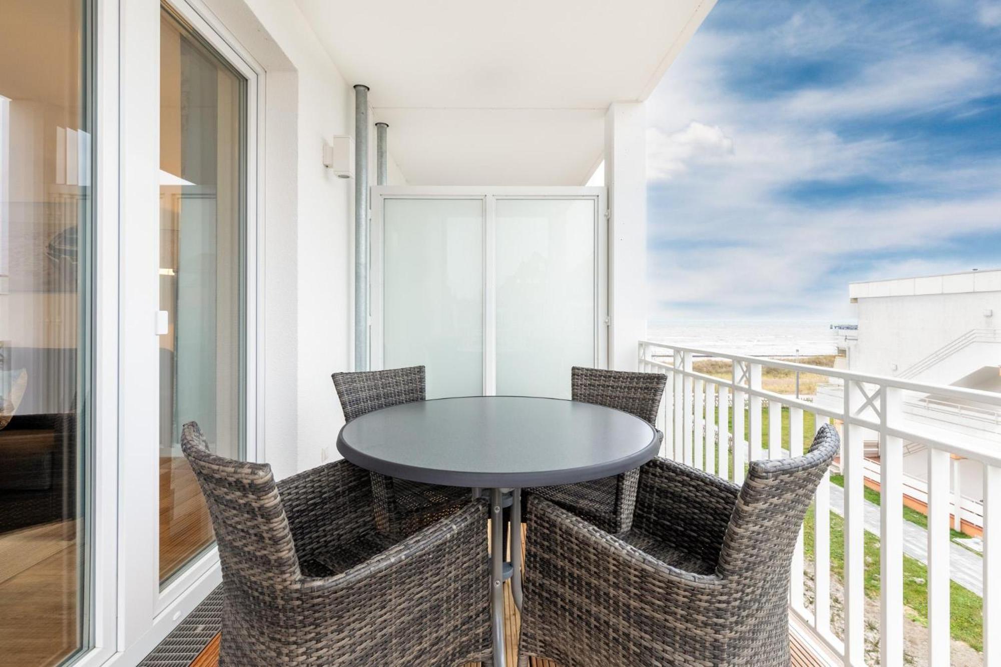 Apartment with Sea View photo 2