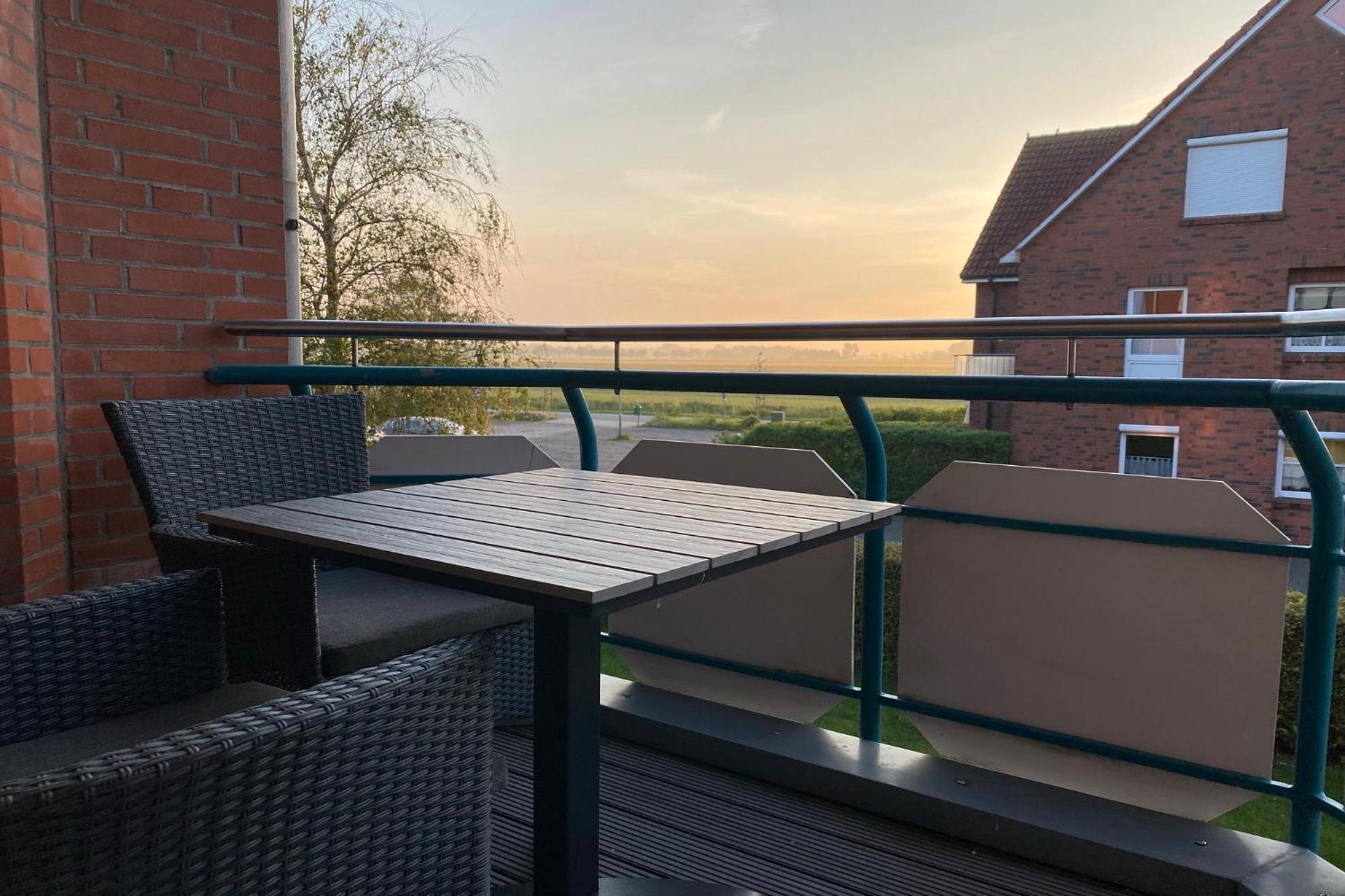 Apartment with Balcony photo 3