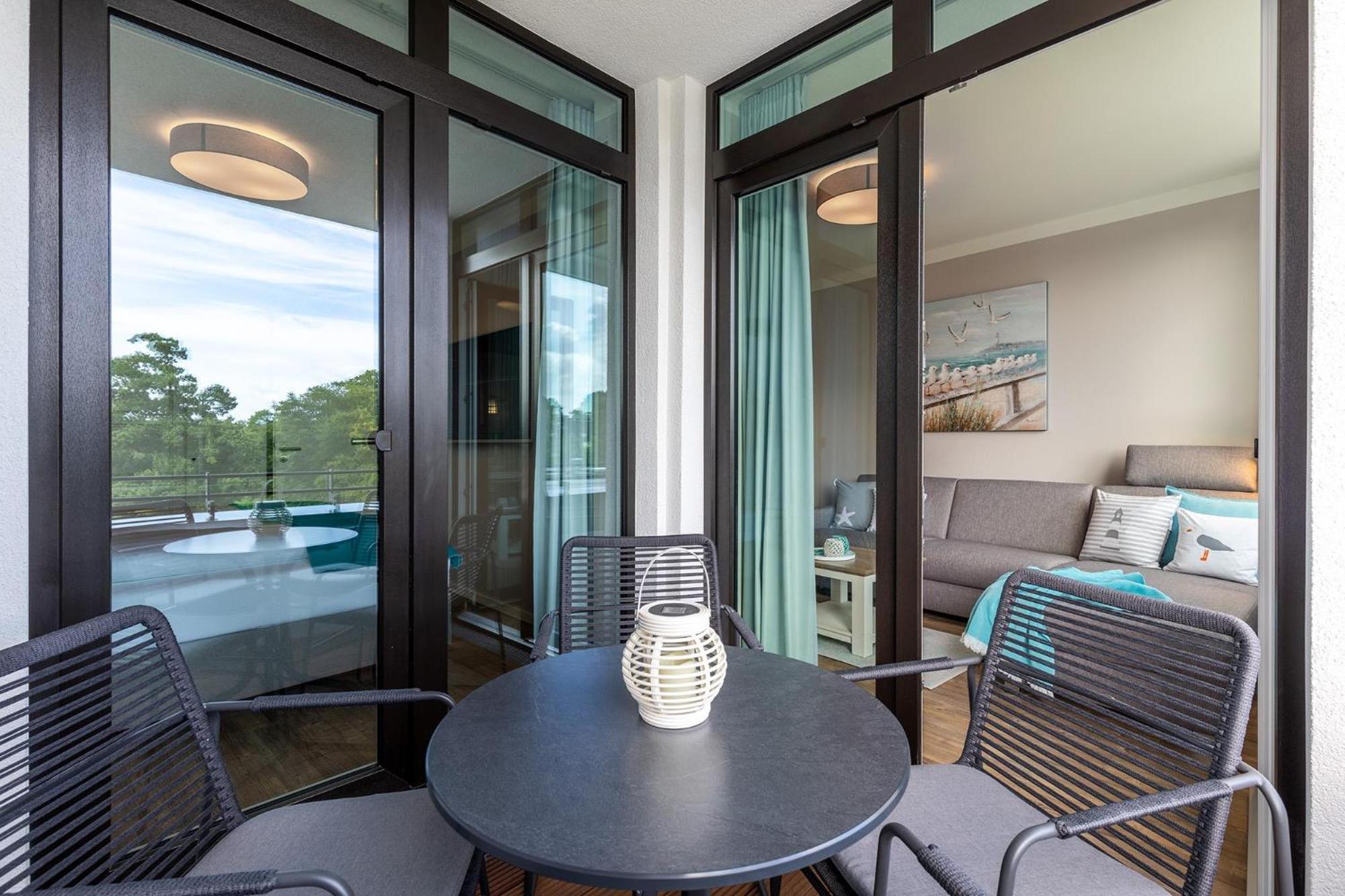 Apartment with Balcony photo 3