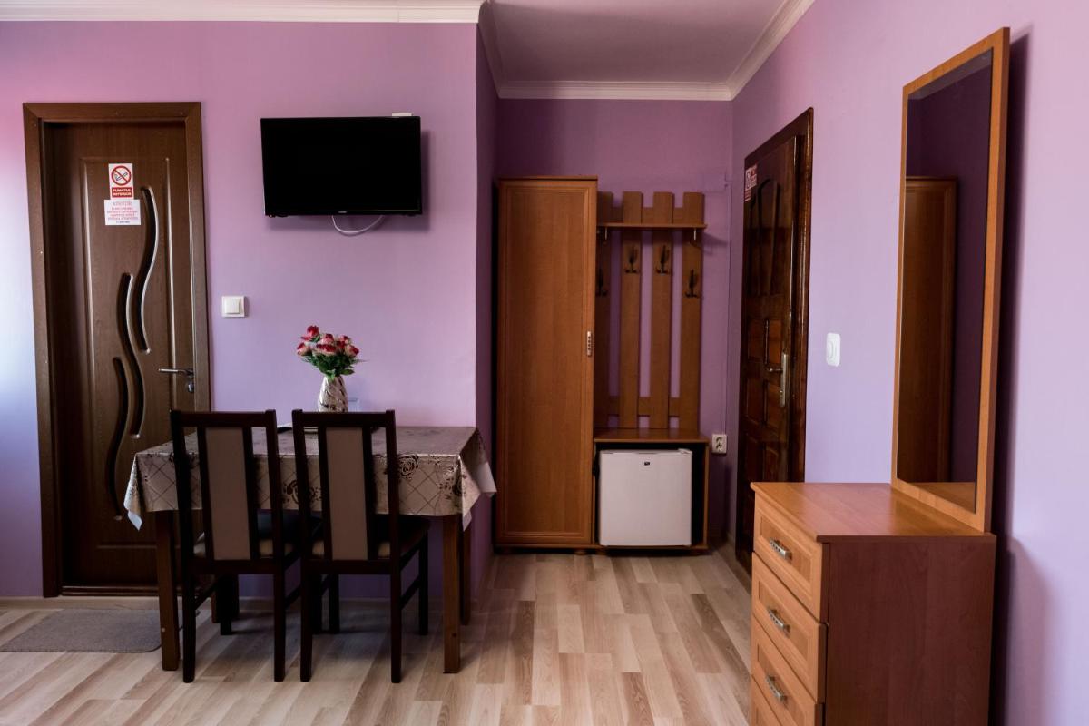 Deluxe Double Room with Balcony photo 3
