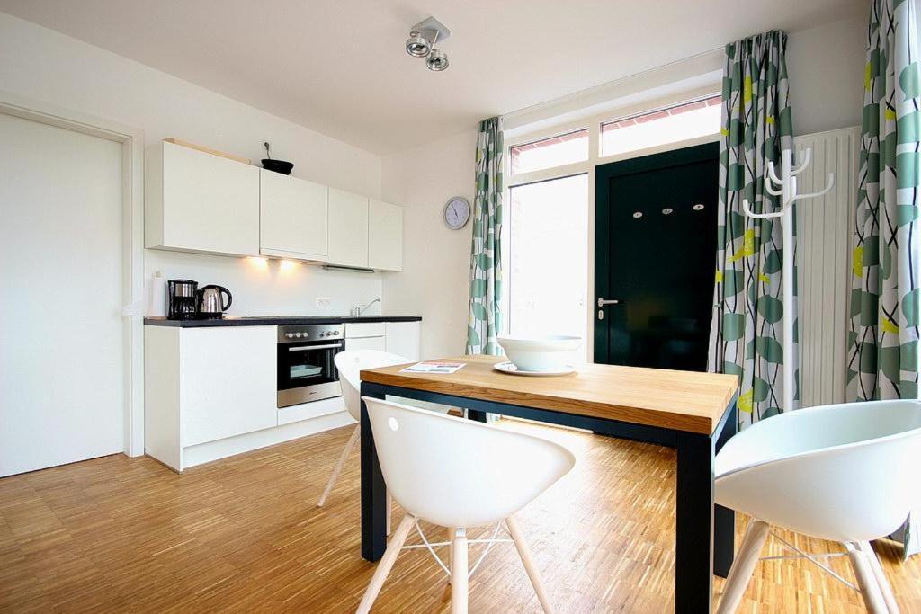 Apartment with Terrace photo 3