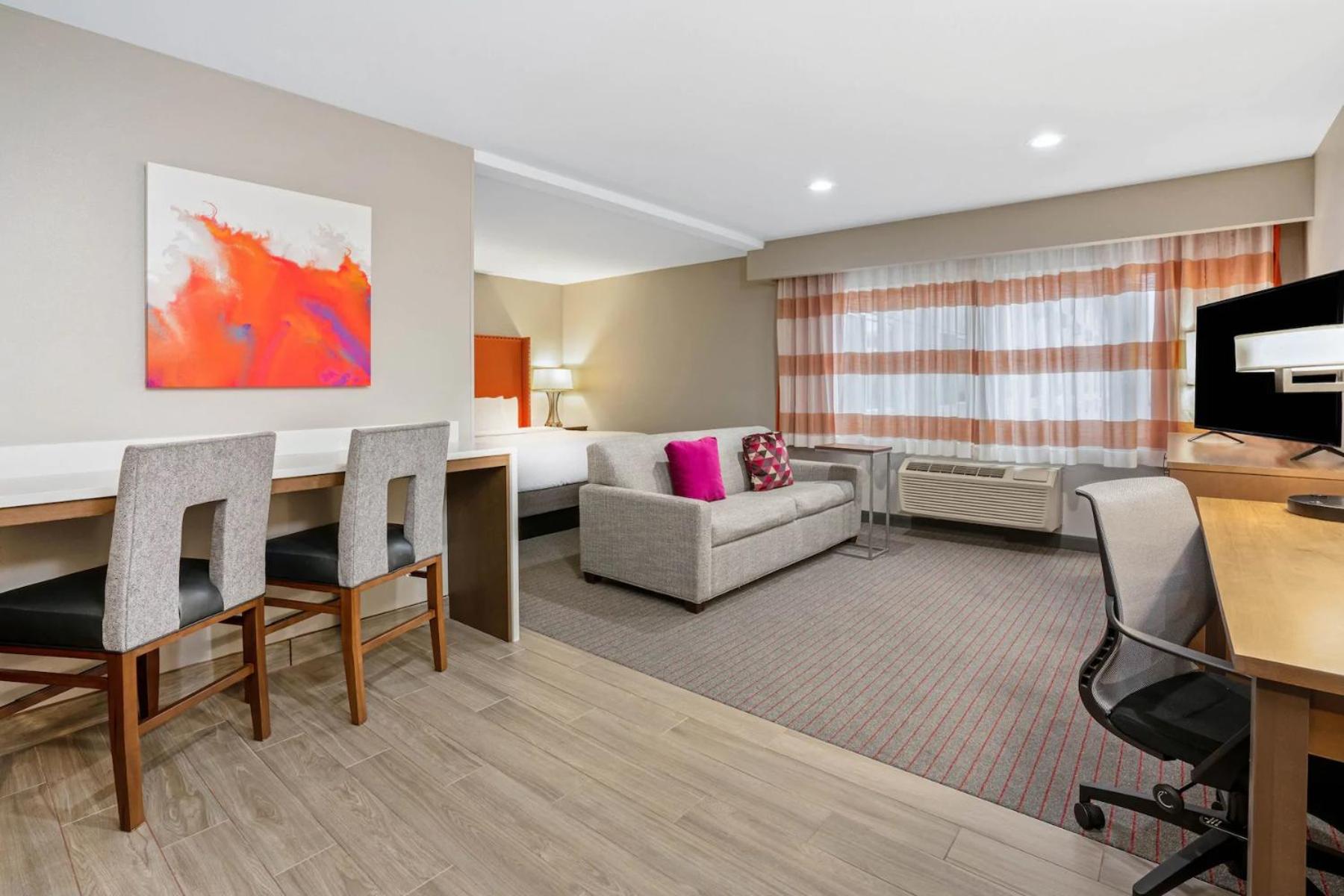 King Studio Suite - Non-Smoking - Photo 2