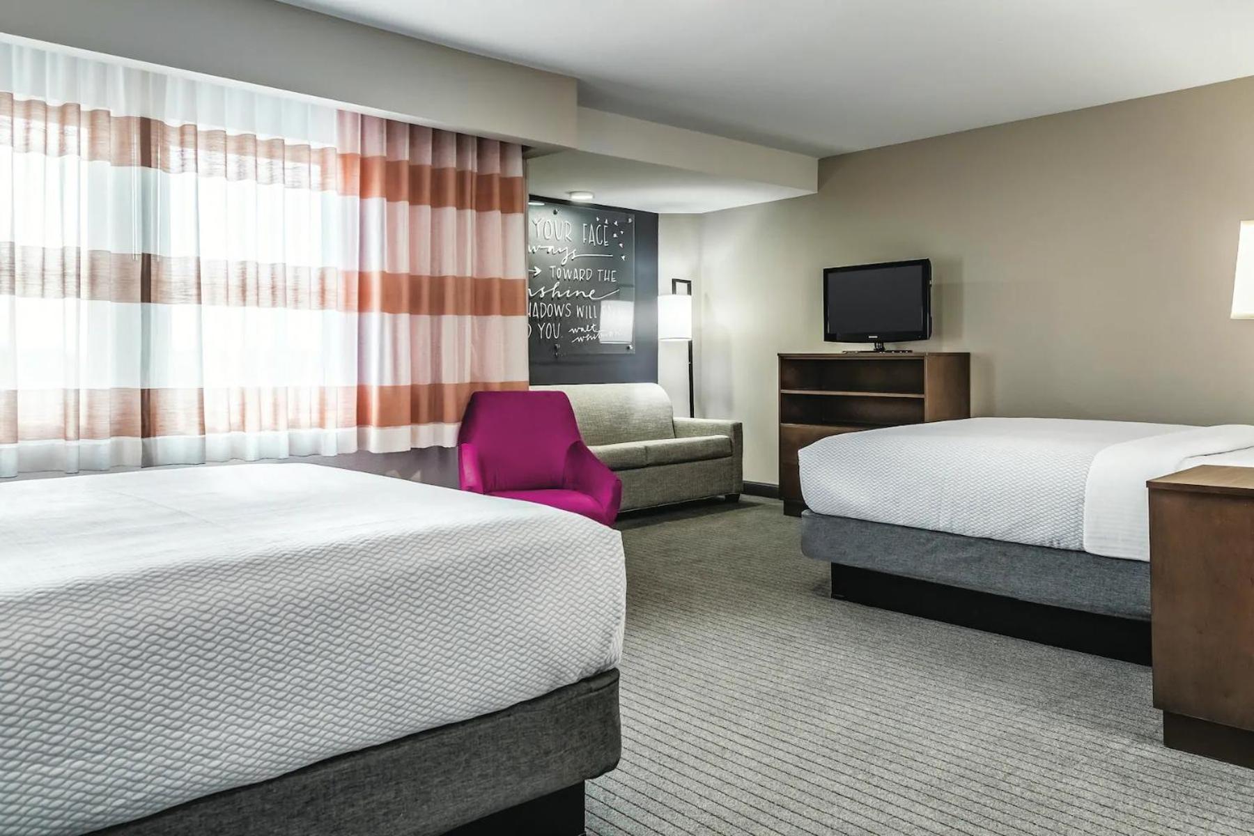 Studio Suite with Two Queen Beds - Non-Smoking photo 2