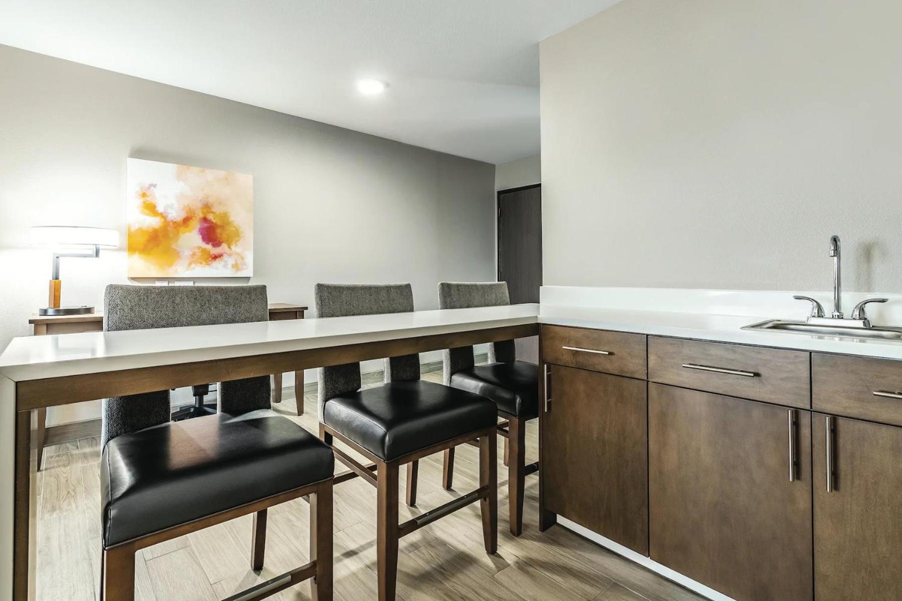 King Studio Suite - Non-Smoking - Photo 8